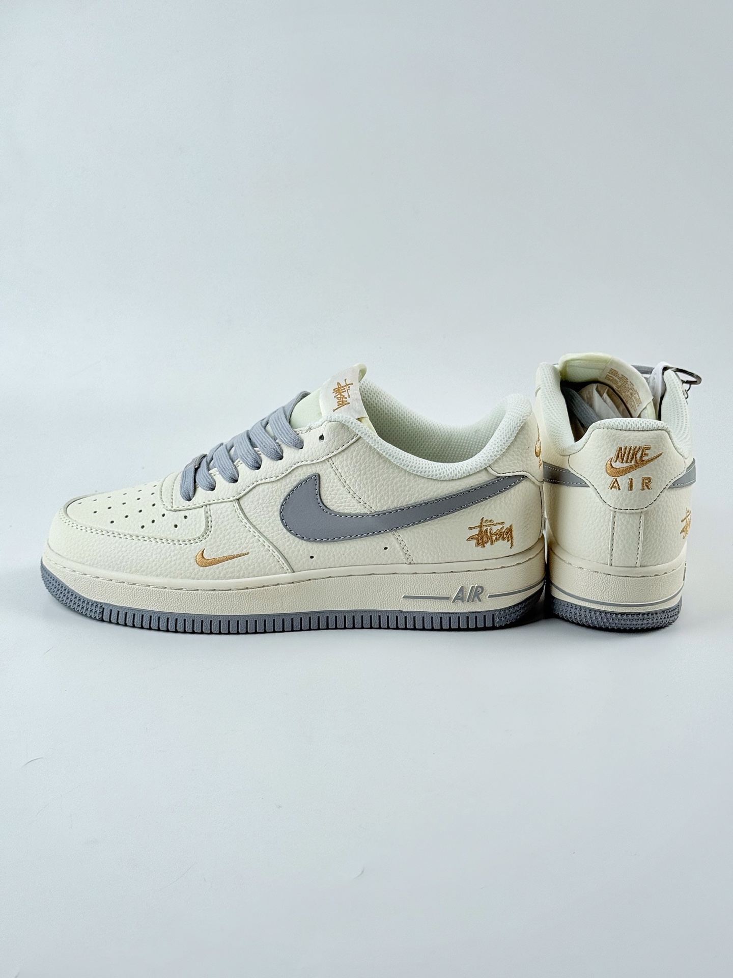 Nike Air Force 1 Low 07 x Stussy 白灰金小钩 XX3168-150