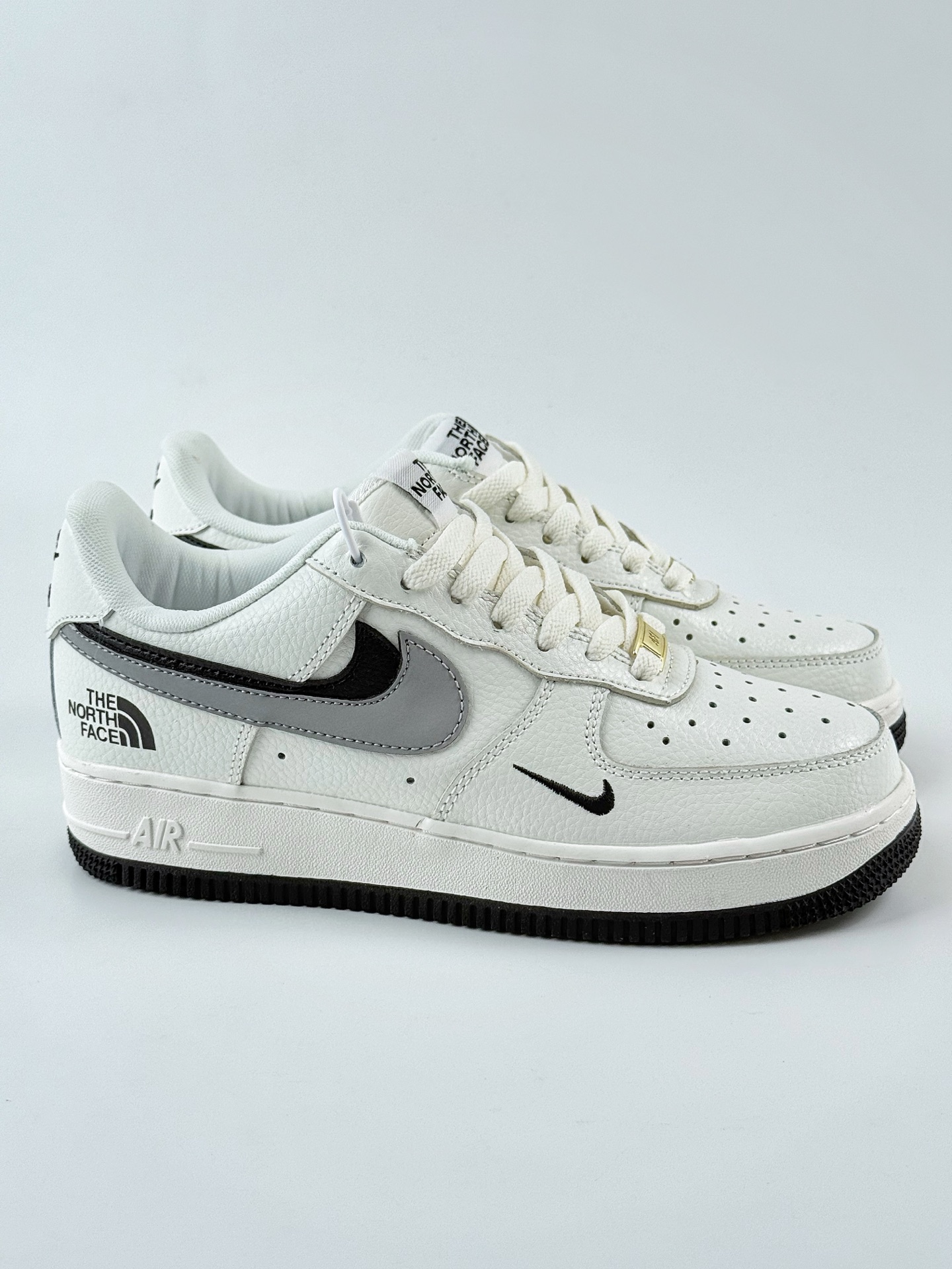 Nike Air Force 1 Low 07 x The North Face 白黑灰小钩 AM1588-006