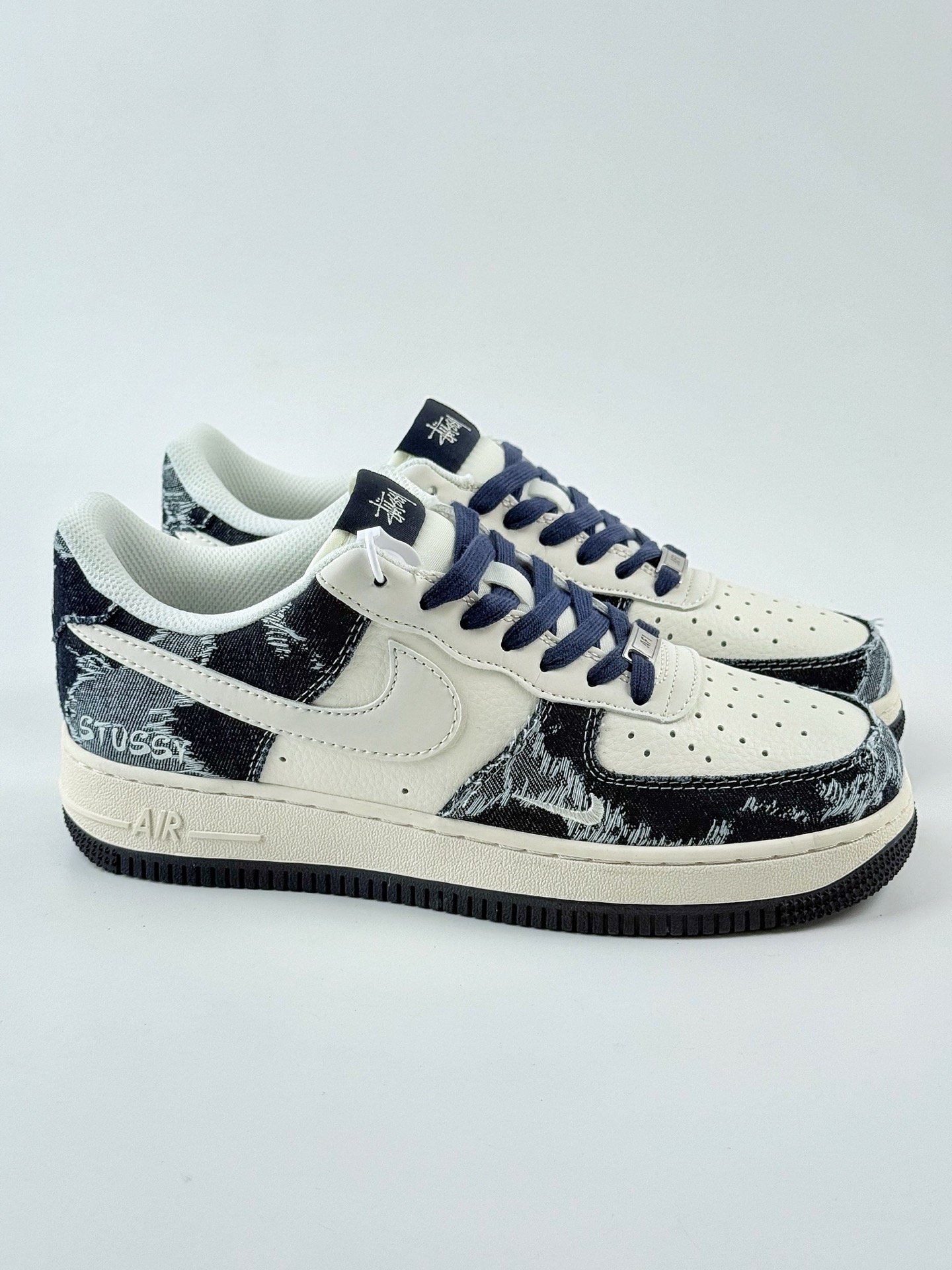 Nike Air Force 1 Low 07 x Stussy 白黑小钩 HH7518-057