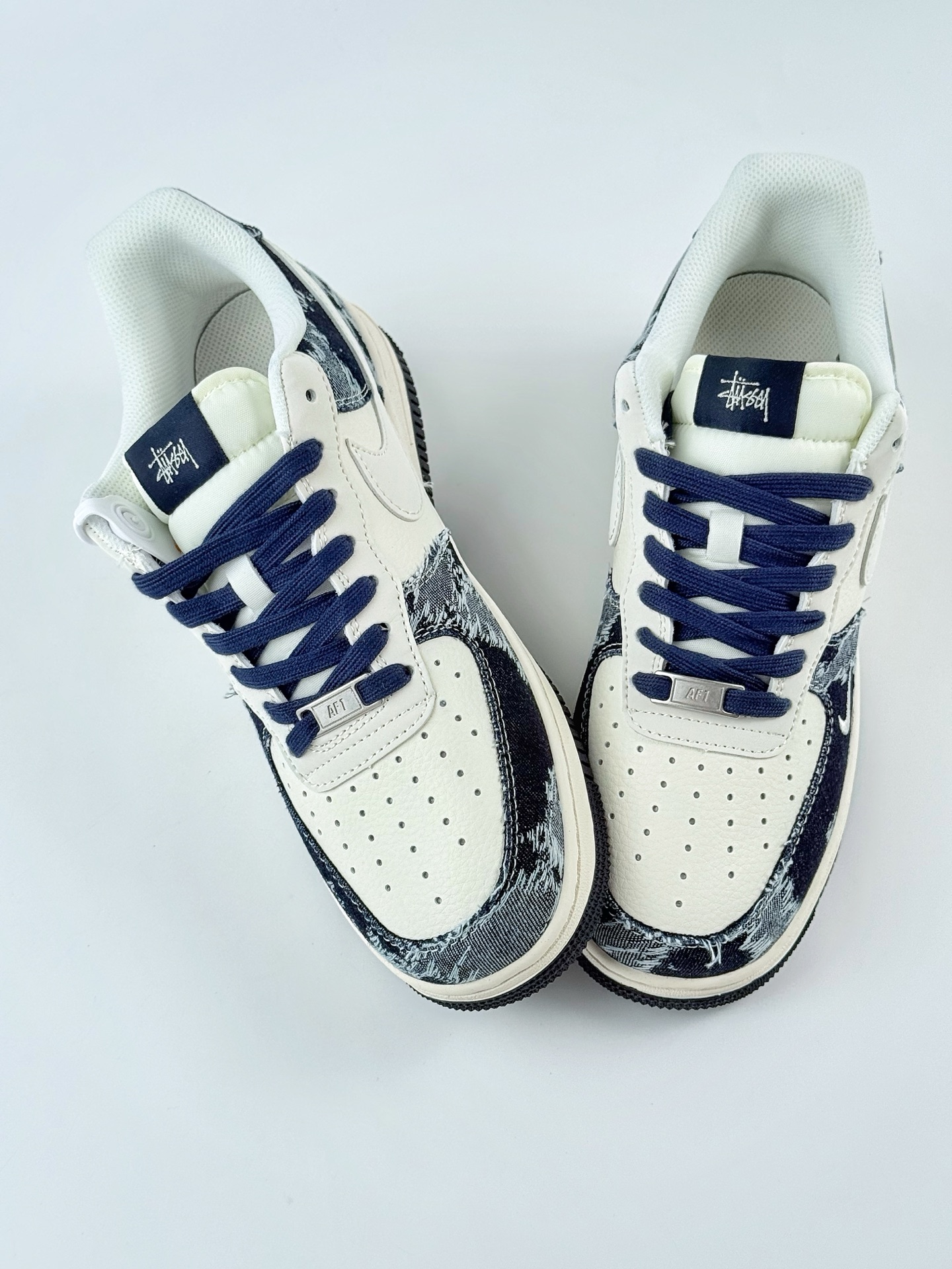 Nike Air Force 1 Low 07 x Stussy 白黑小钩 HH7518-057