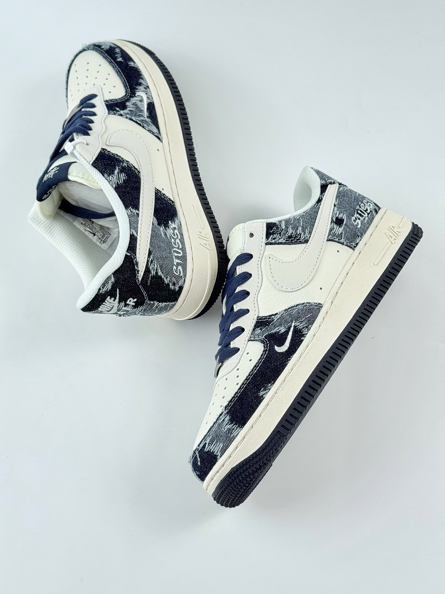 Nike Air Force 1 Low 07 x Stussy 白黑小钩 HH7518-057