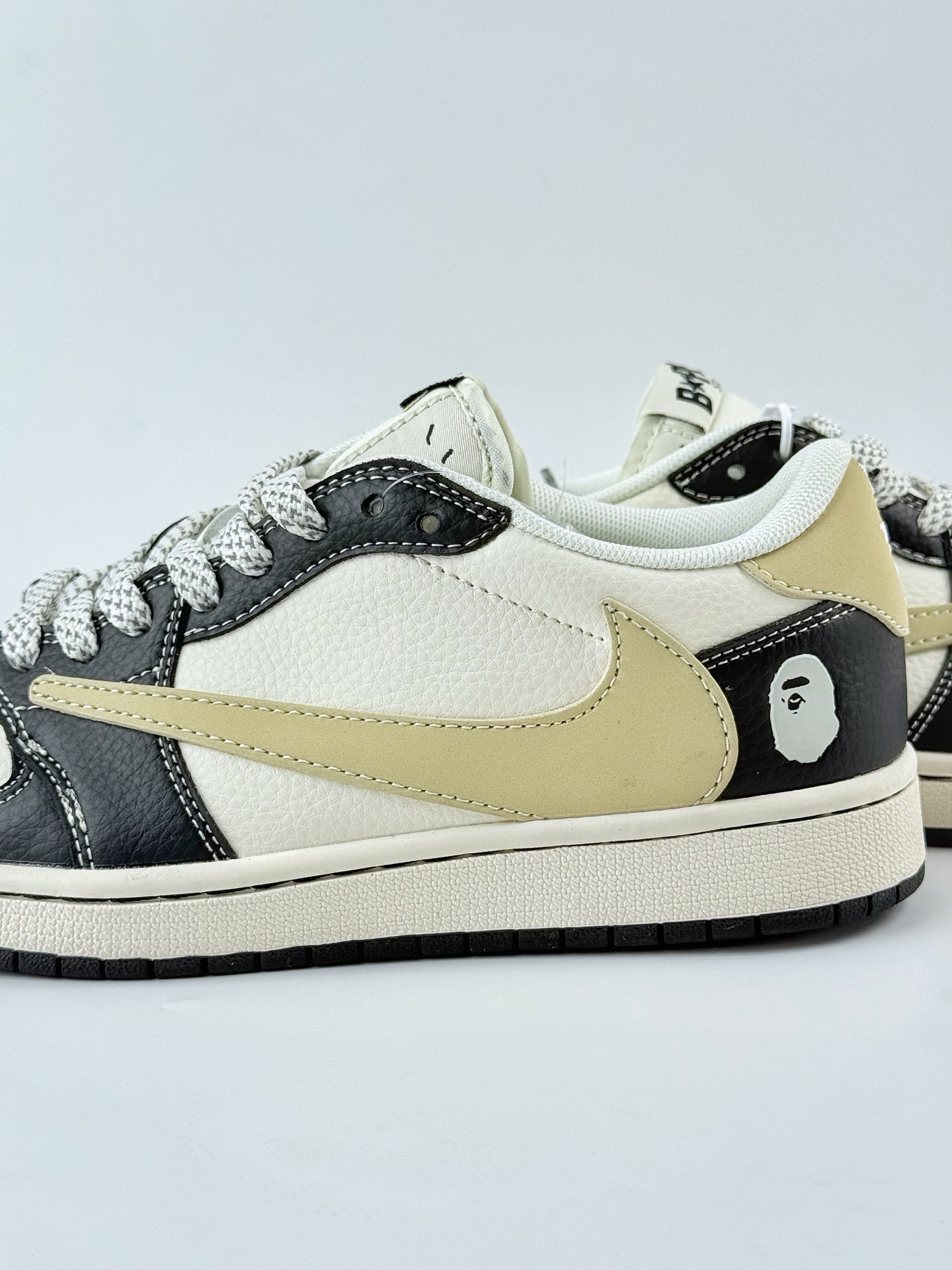 Travis Scott x Nike Air Jordan 1 Low x BAPE Air Jordan 1 Low 反转黑白黄满天星倒钩 JJ2508-552