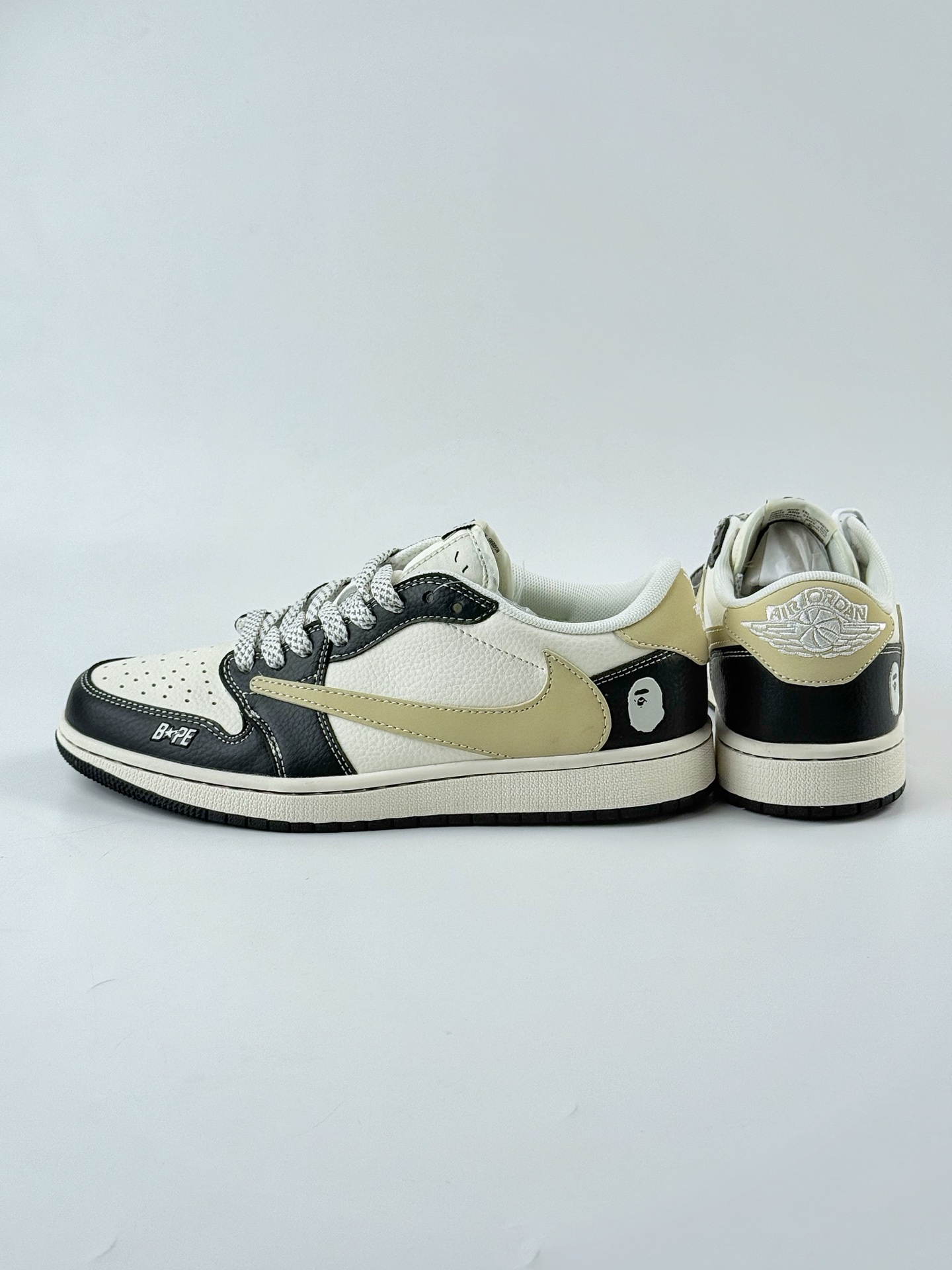 Travis Scott x Nike Air Jordan 1 Low x BAPE Air Jordan 1 Low 反转黑白黄满天星倒钩 JJ2508-552