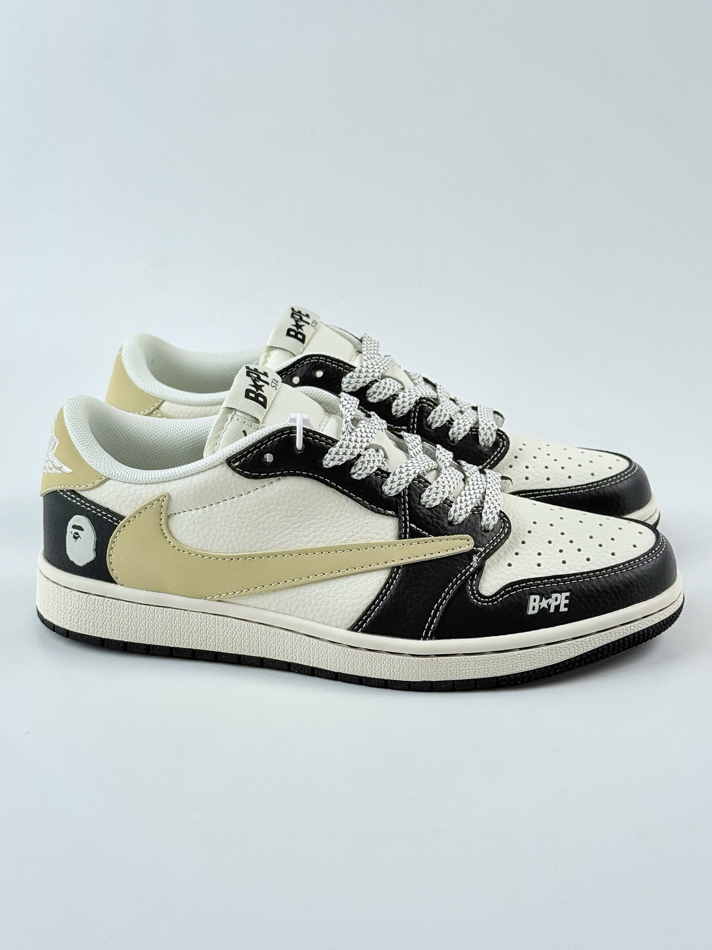 Travis Scott x Nike Air Jordan 1 Low x BAPE Air Jordan 1 Low 反转黑白黄满天星倒钩 JJ2508-552