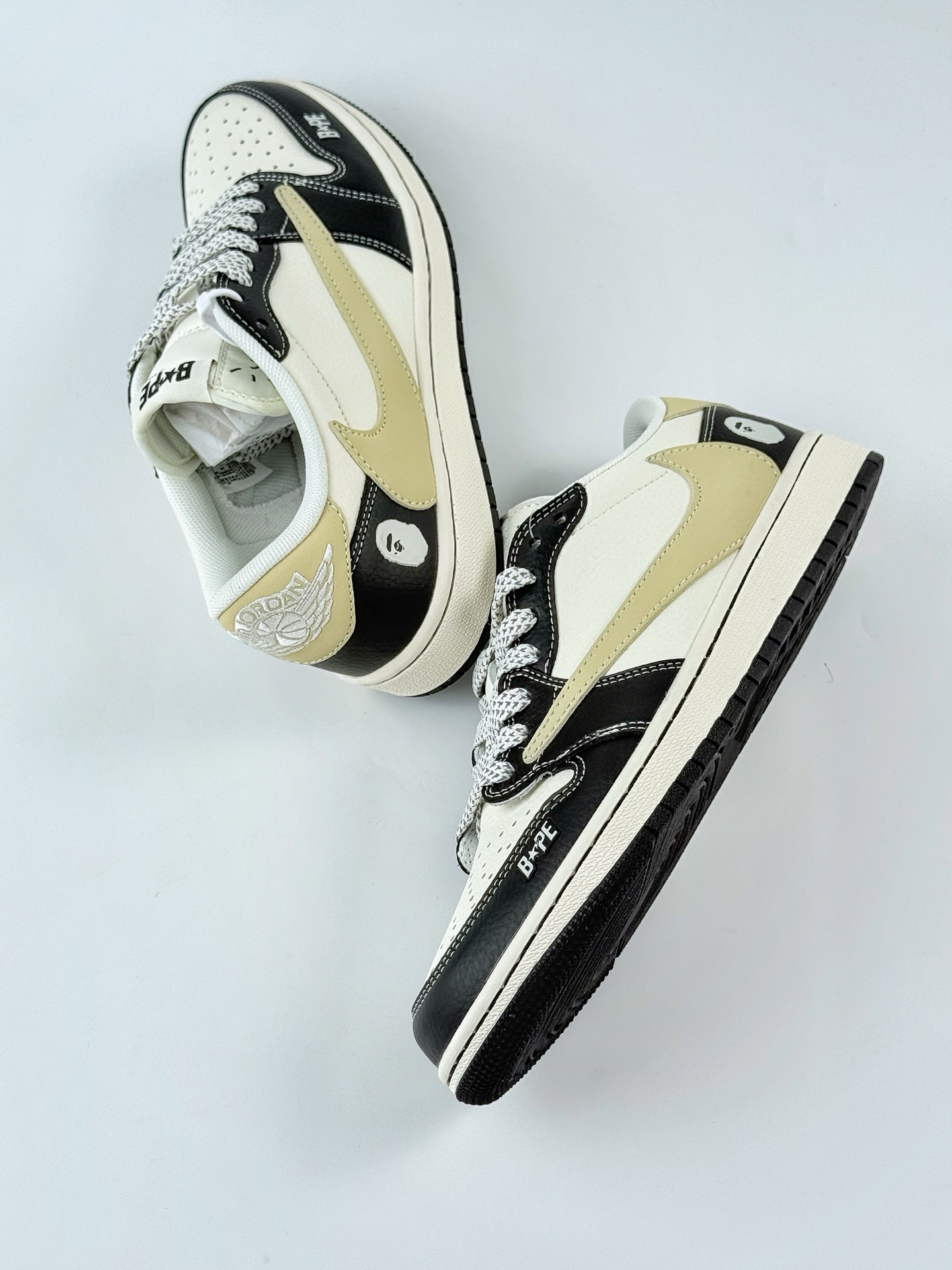 Travis Scott x Nike Air Jordan 1 Low x BAPE Air Jordan 1 Low 反转黑白黄满天星倒钩 JJ2508-552