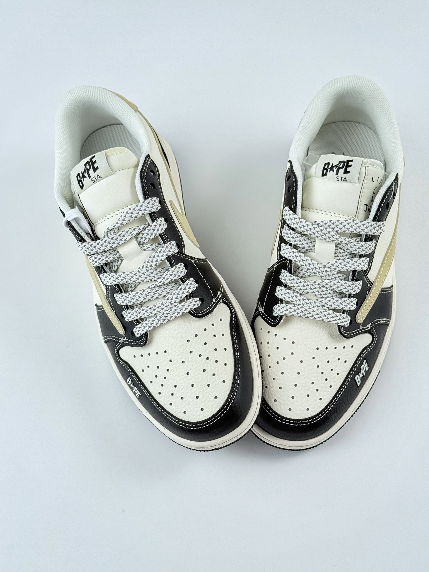 Travis Scott x Nike Air Jordan 1 Low x BAPE Air Jordan 1 Low 反转黑白黄满天星倒钩 JJ2508-552