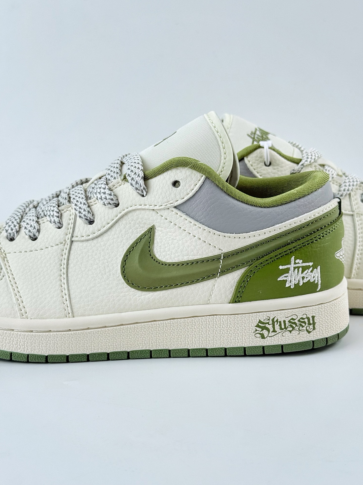 Air Jordan 1 Retro Low x Stussy 白绿小钩满天星 XS6086-558