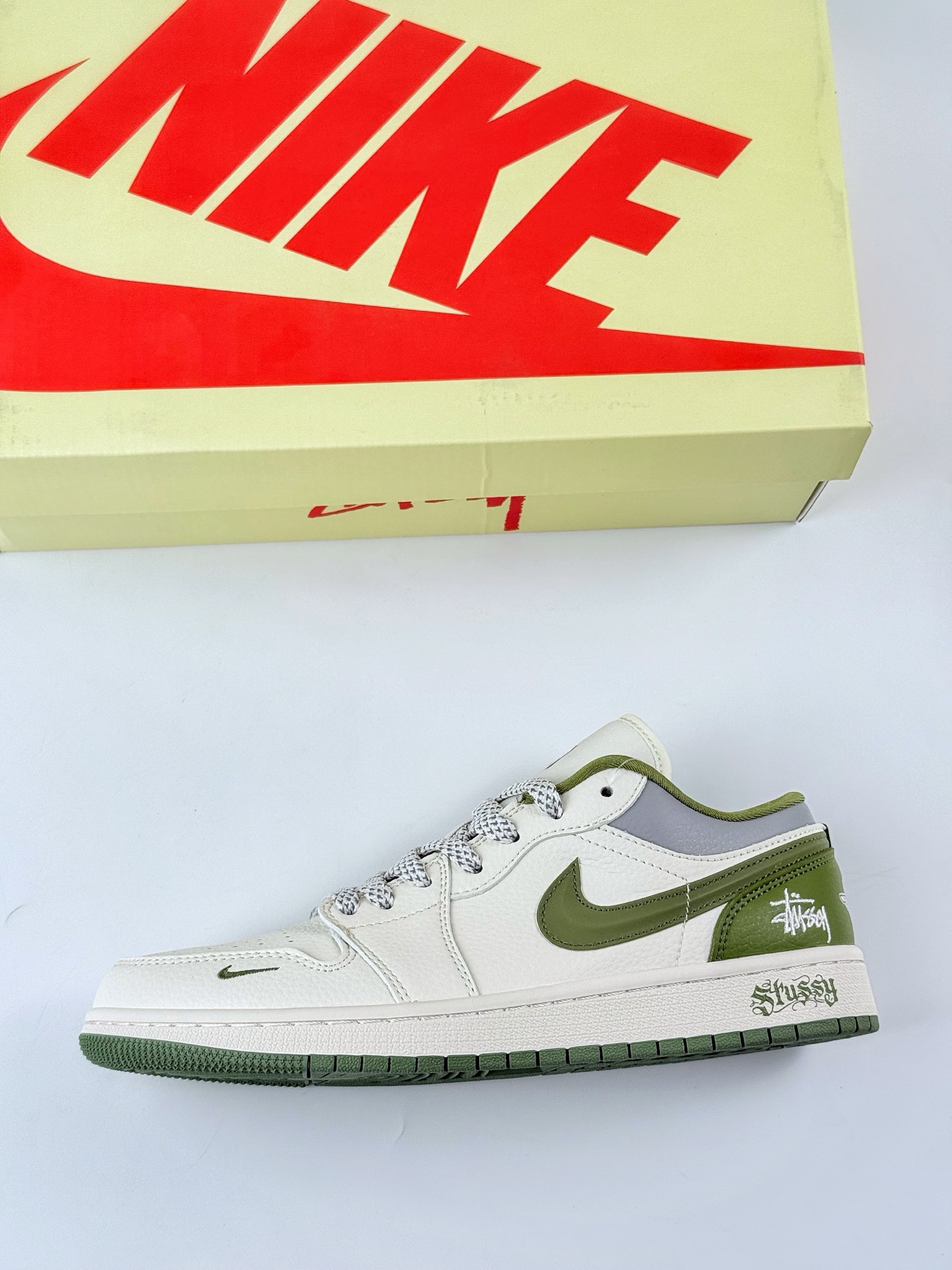 Air Jordan 1 Retro Low x Stussy 白绿小钩满天星 XS6086-558