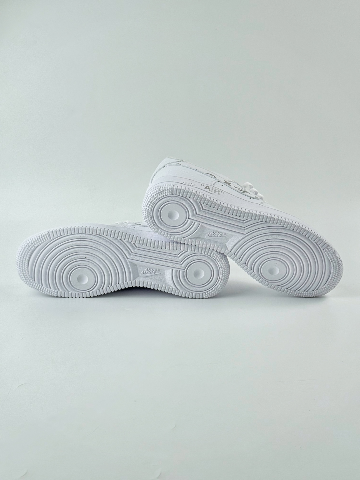 Nike Air Force 1 Low 07 x Louis Vuitton 白印花绑带 YN 769822