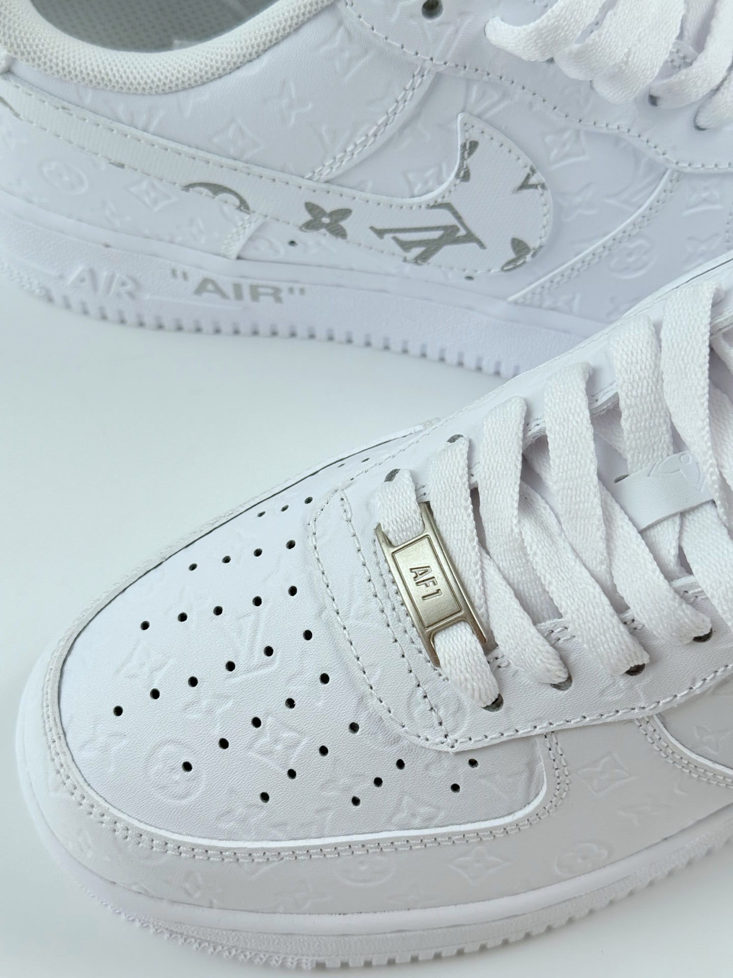 Nike Air Force 1 Low 07 x Louis Vuitton 白印花绑带 YN 769822