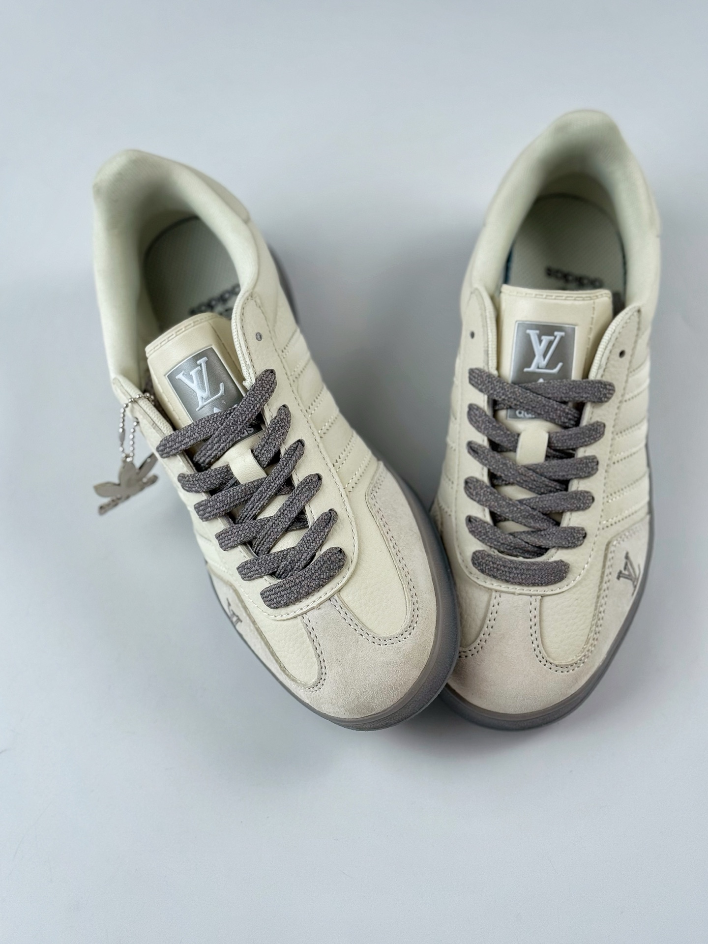 adidas Originals Gazelle INdoor x Louis Vuitton 白灰满天星 三叶草休闲防滑耐磨低帮板鞋 DM1234-005