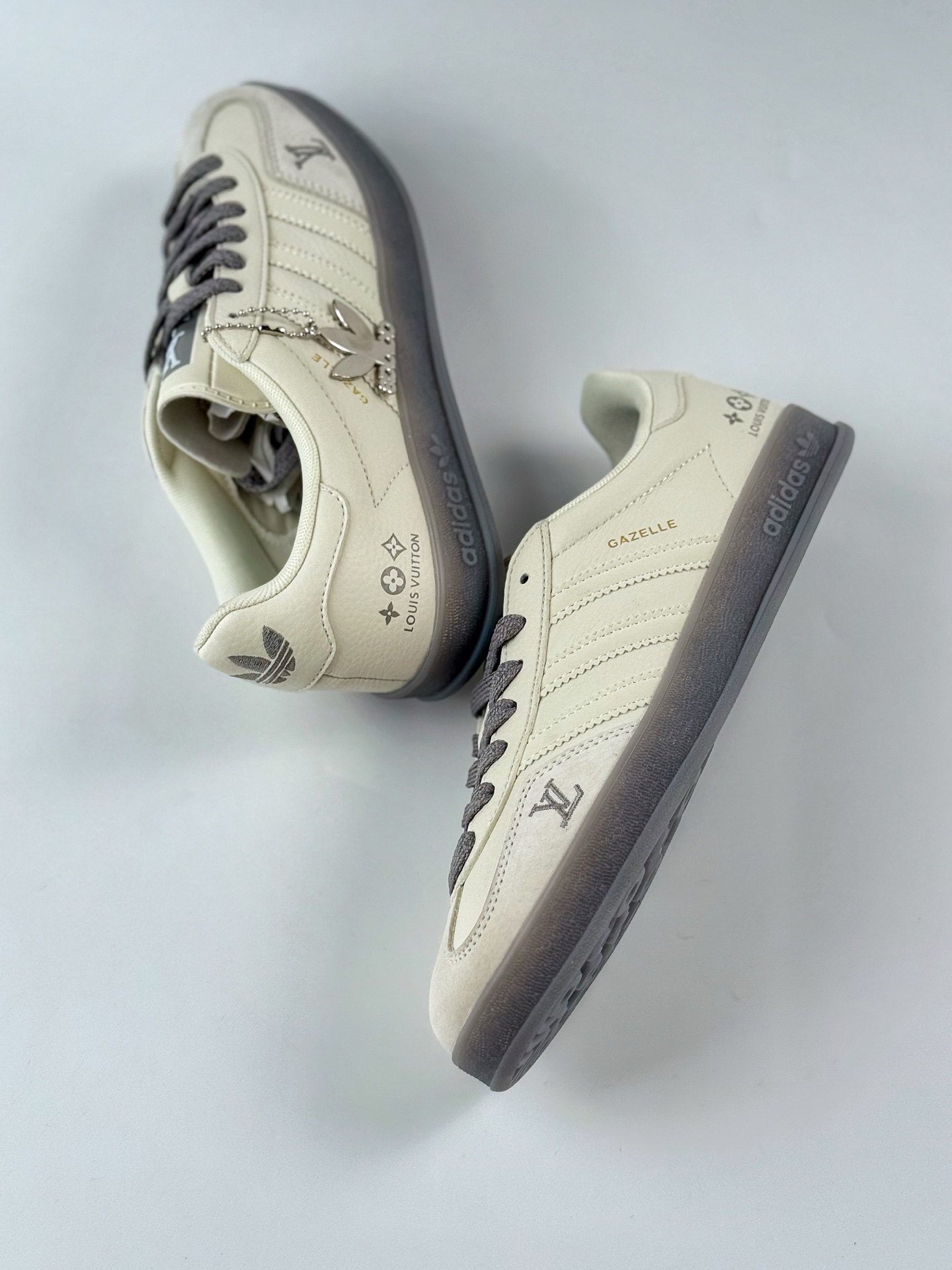 adidas Originals Gazelle INdoor x Louis Vuitton 白灰满天星 三叶草休闲防滑耐磨低帮板鞋 DM1234-005