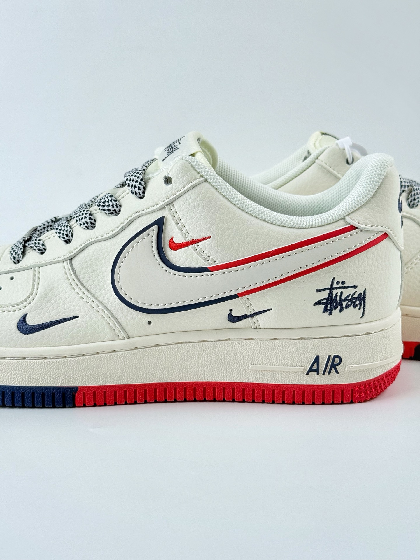 Nike Air Force 1 Low 07 x Stussy 白蓝红三小钩满天星 HD2258-606