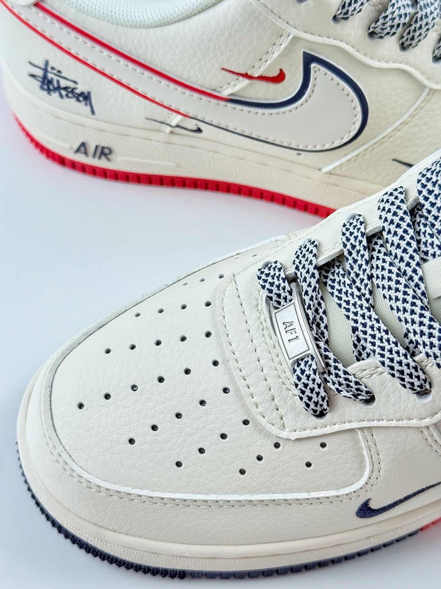 Nike Air Force 1 Low 07 x Stussy 白蓝红三小钩满天星 HD2258-606