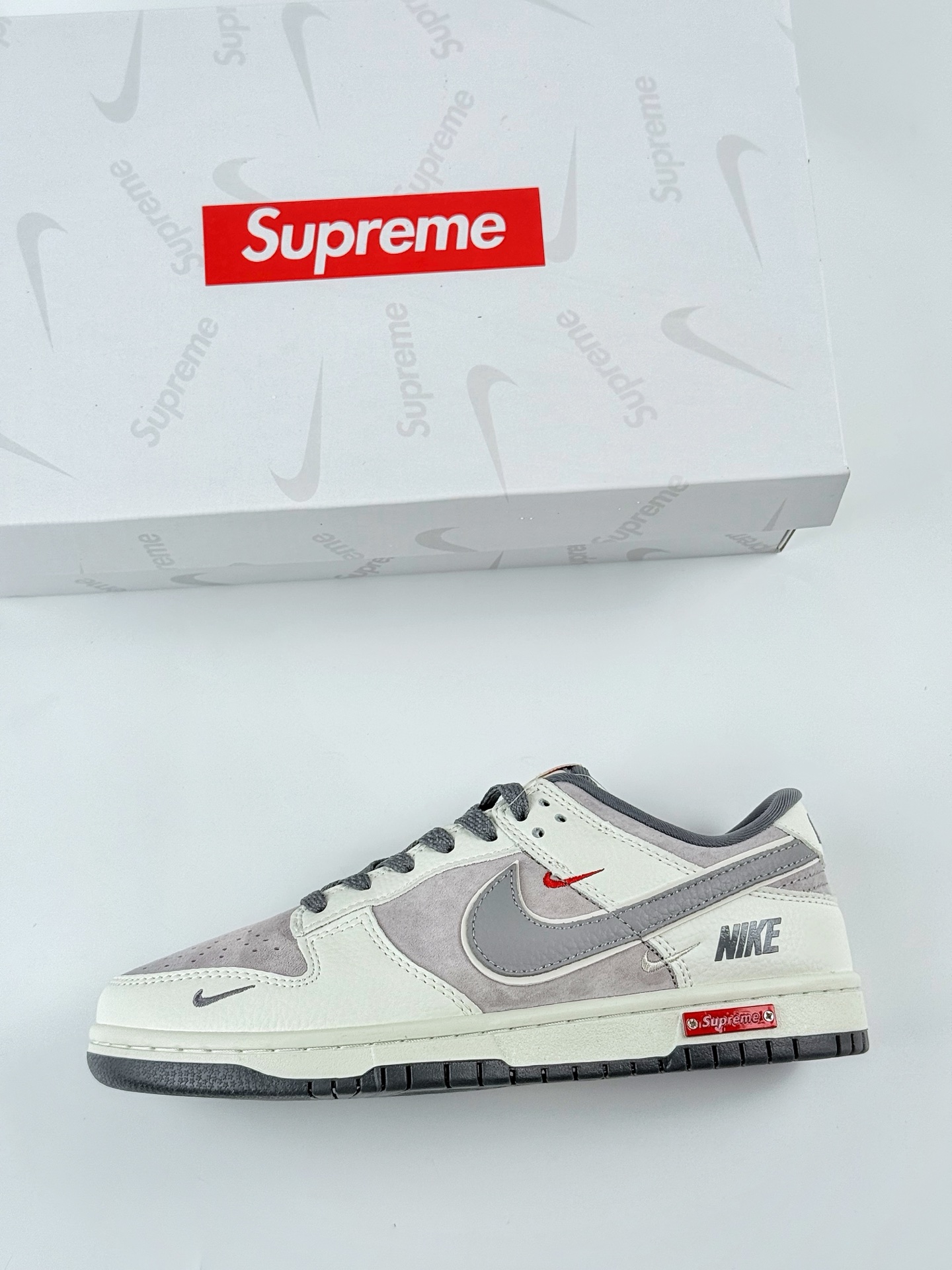 Nike SB Dunk Low x Supreme 白灰三小钩满天星 SC9207-408