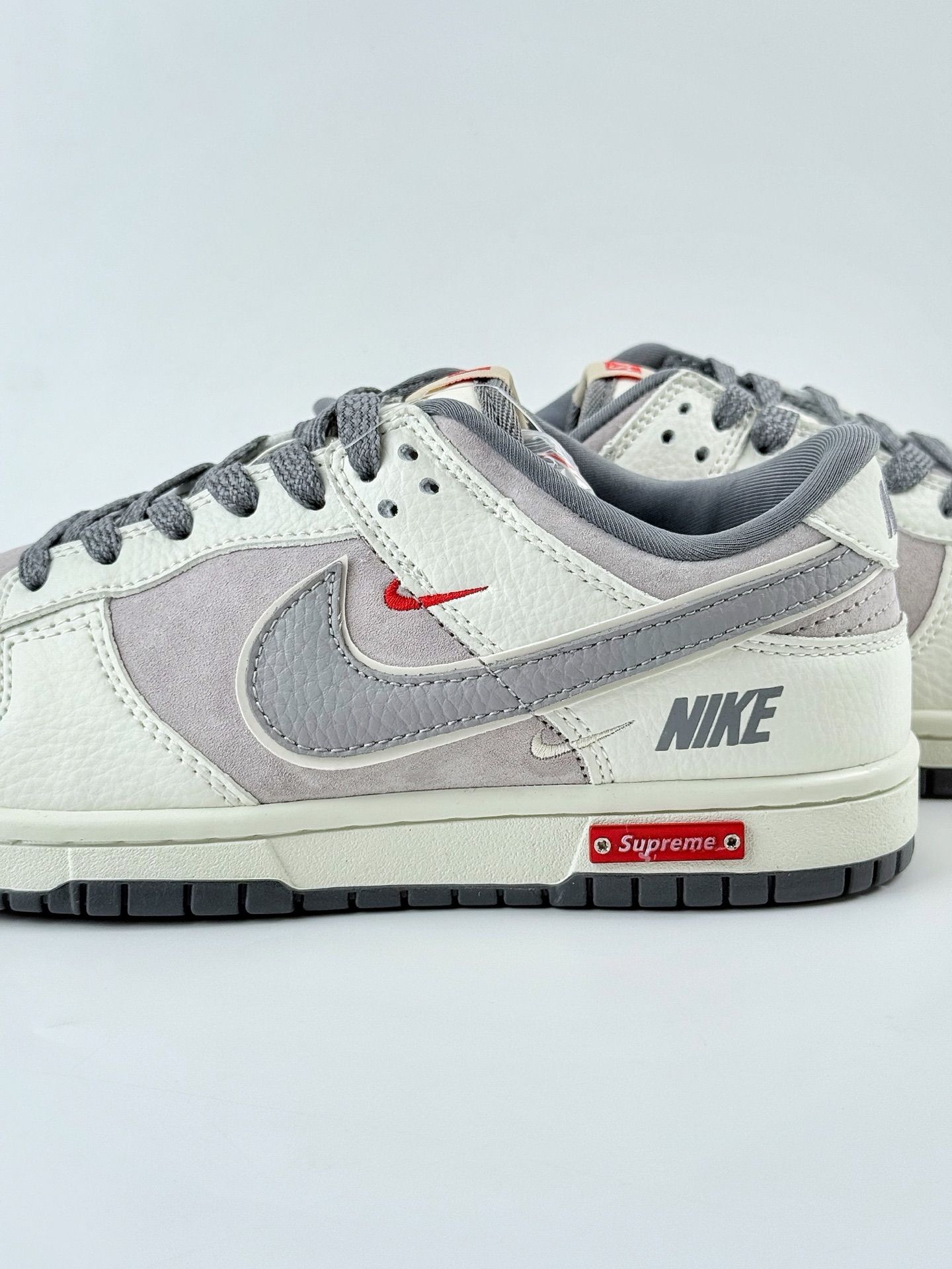 Nike SB Dunk Low x Supreme 白灰三小钩满天星 SC9207-408