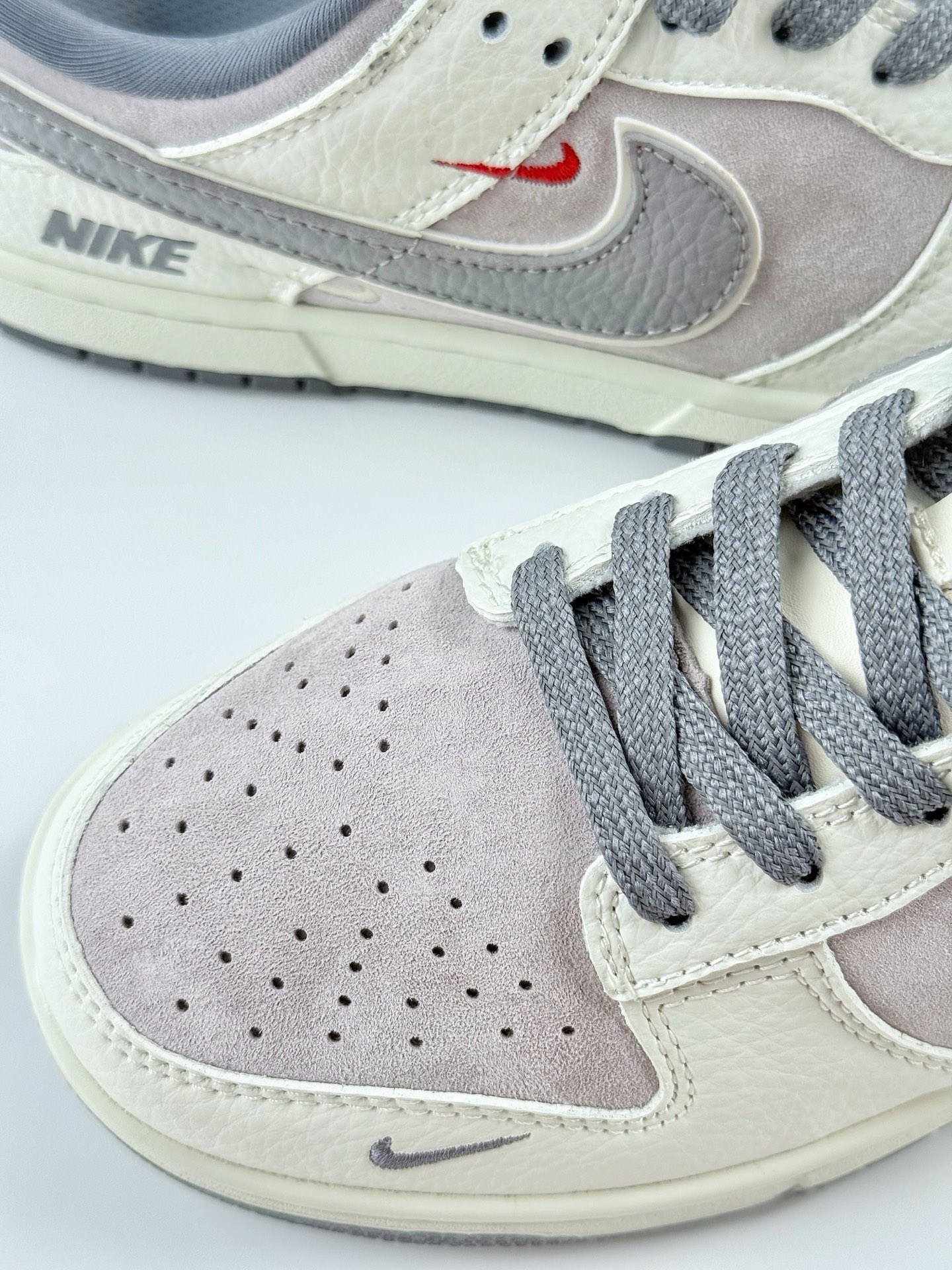 Nike SB Dunk Low x Supreme 白灰三小钩满天星 SC9207-408