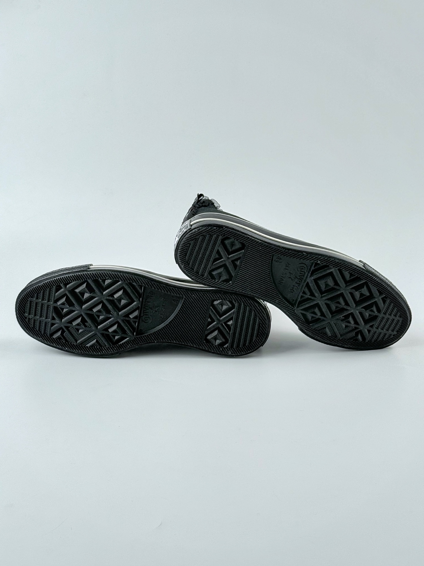 Converse 1970s 鞋边蕾丝甜酷朋克风高帮帆布鞋 A10026C
