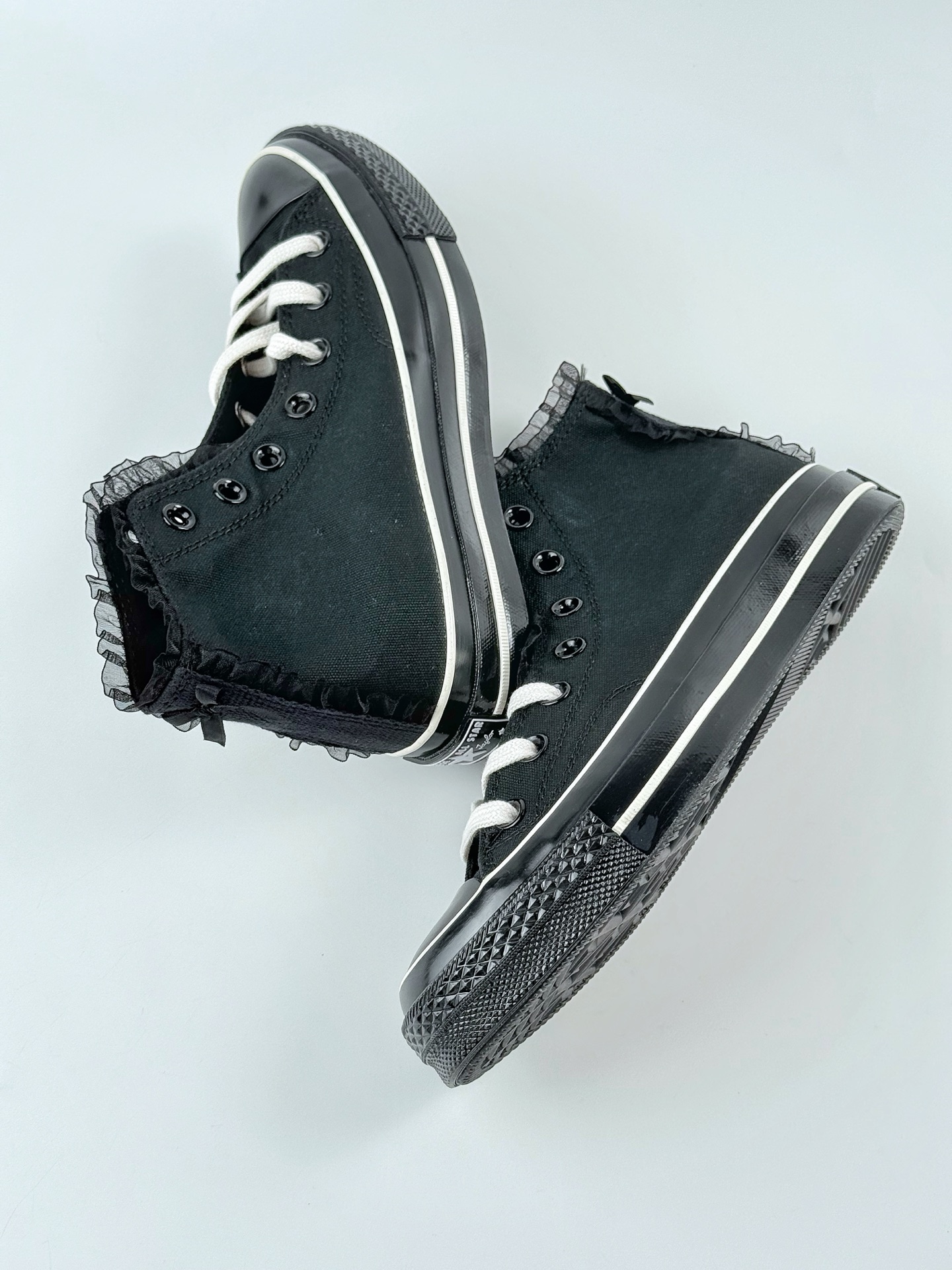 Converse 1970s 鞋边蕾丝甜酷朋克风高帮帆布鞋 A10026C