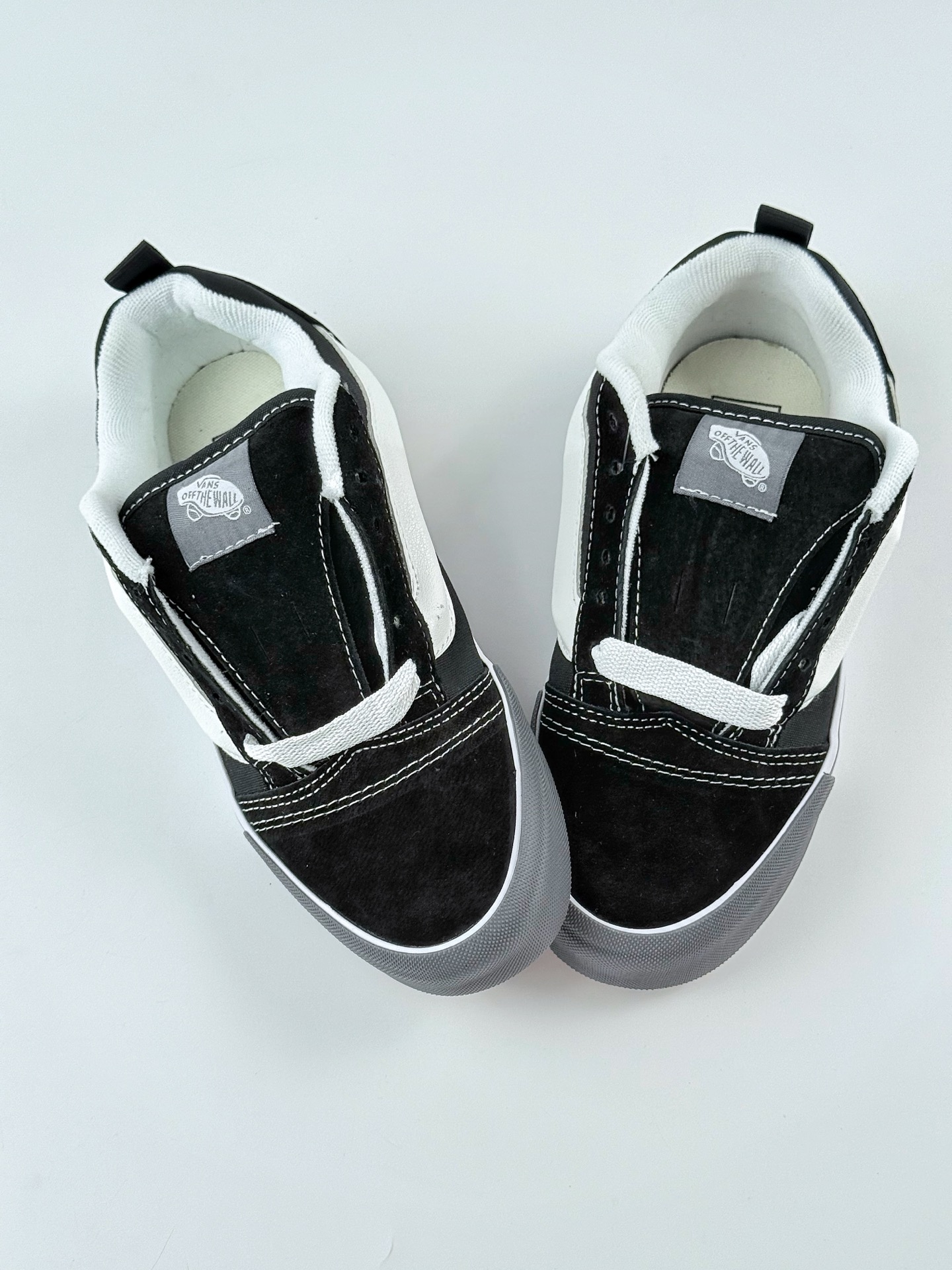 Vans Knu Skool灰生胶复古面包鞋 超火的大VANS灰生胶复古黑色面包鞋