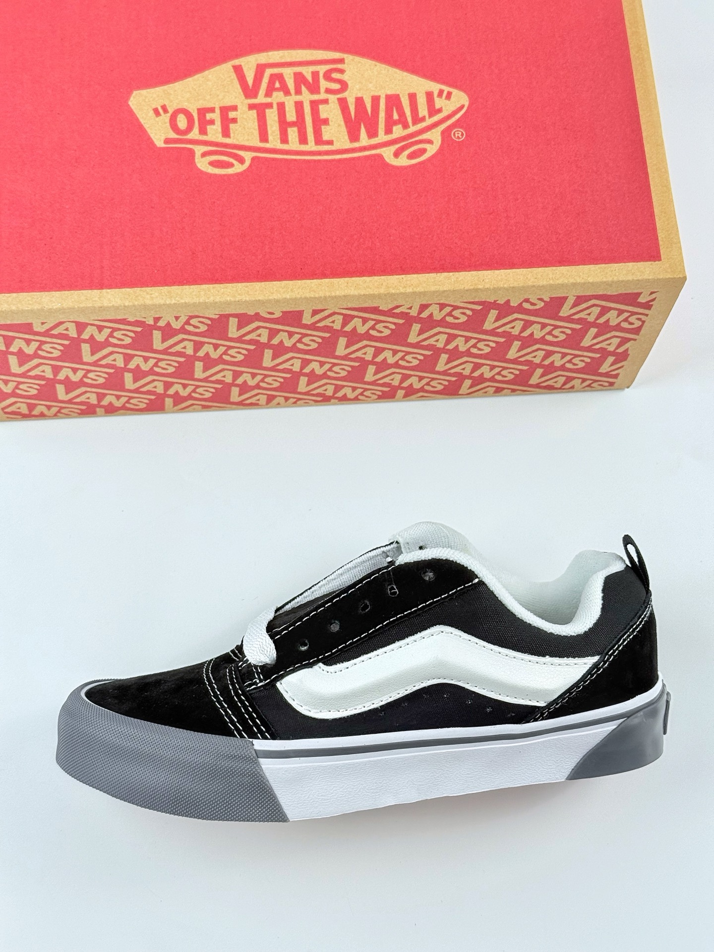 Vans Knu Skool灰生胶复古面包鞋 超火的大VANS灰生胶复古黑色面包鞋
