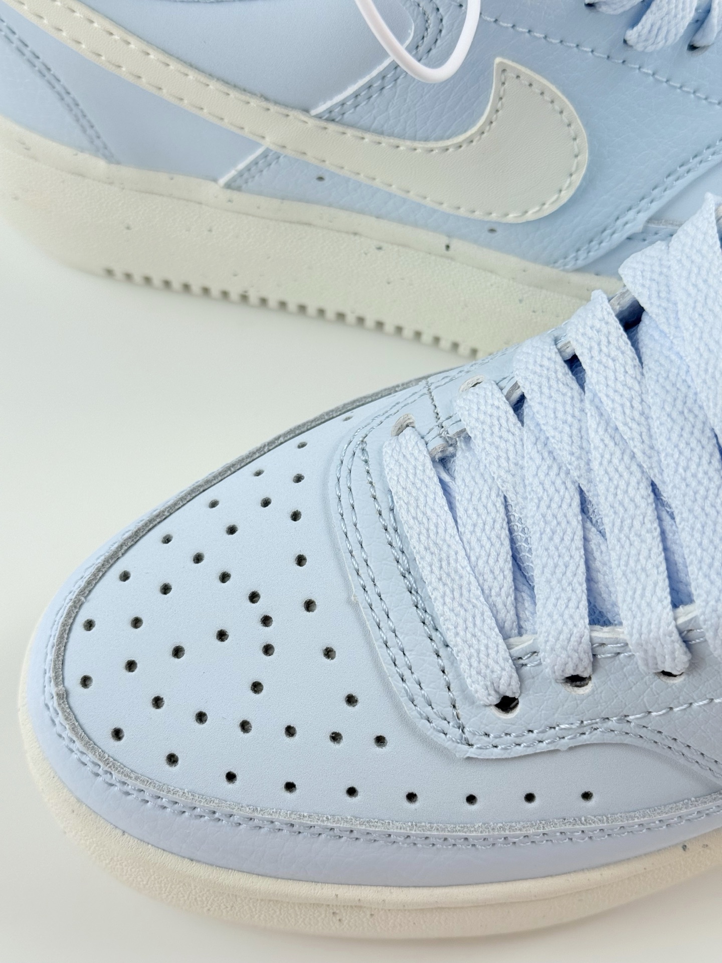 Nike Court Vision ALTALTR Low 休闲运动板鞋 DZ5394-400