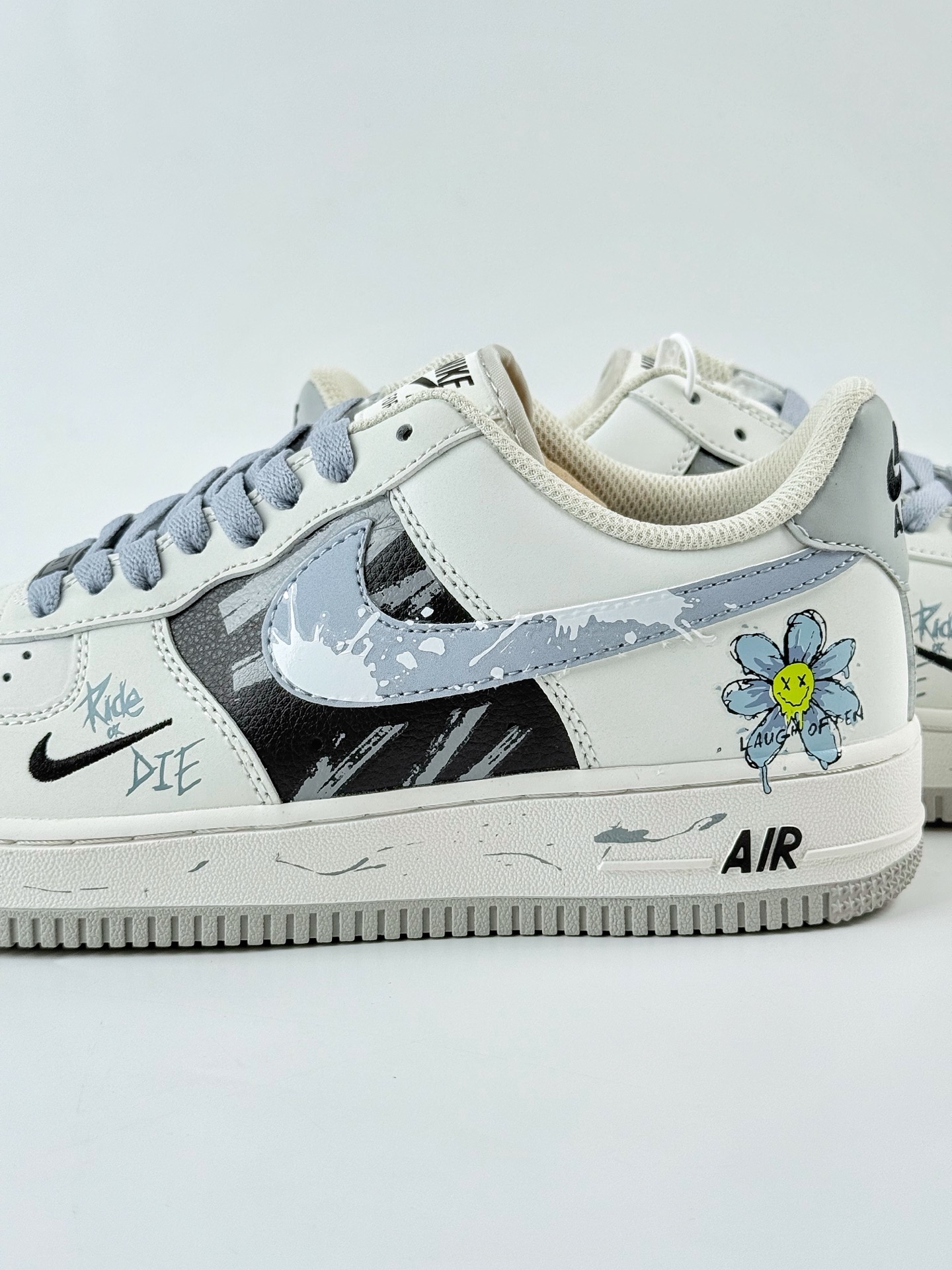 Nike Air Force 1 Low 07 白灰黑小钩涂鸦 FB1893-888