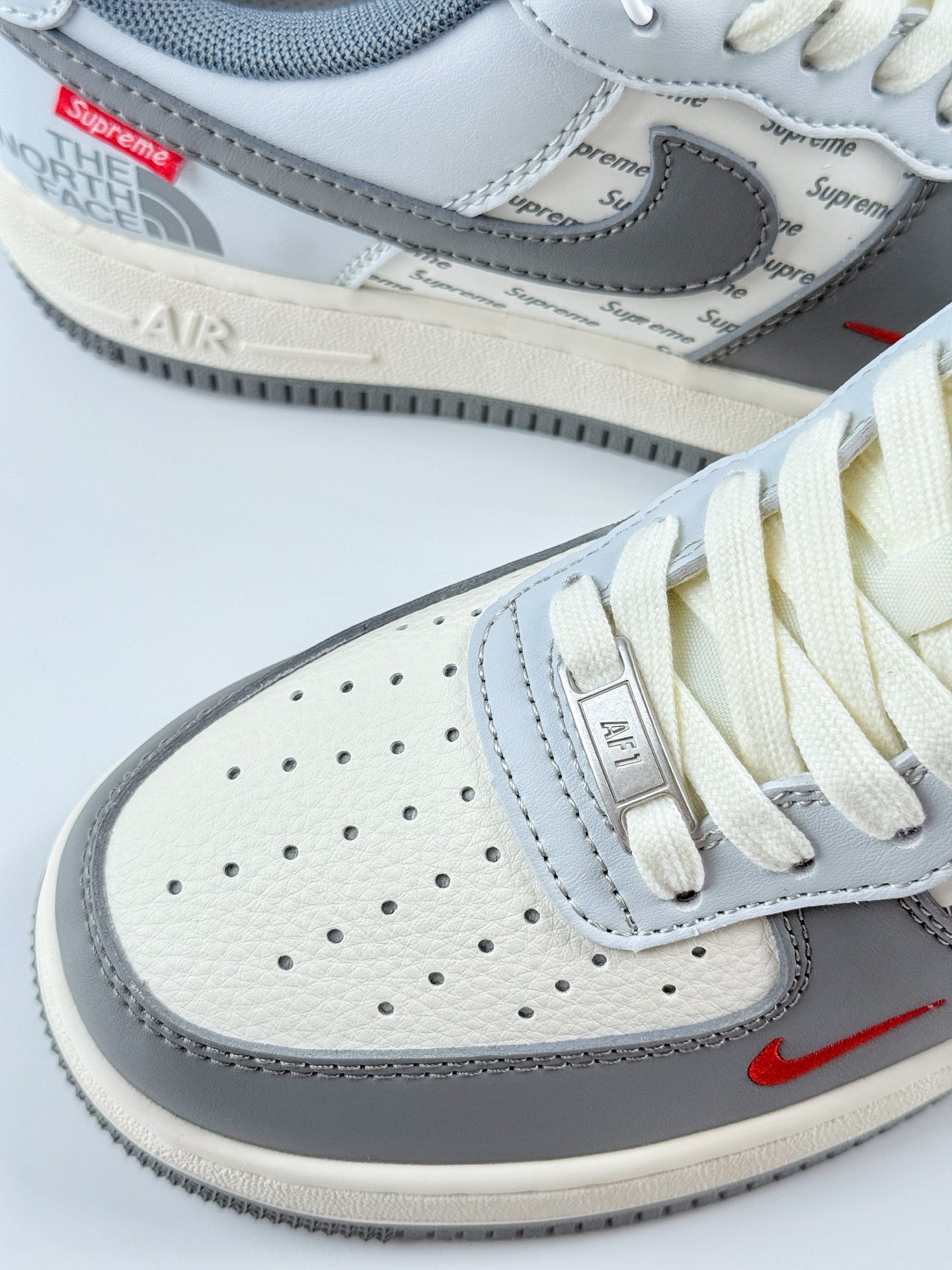 Nike Air Force 1 Low 07 x Suoreme x The North Face 白灰红小钩 JJ2508-715