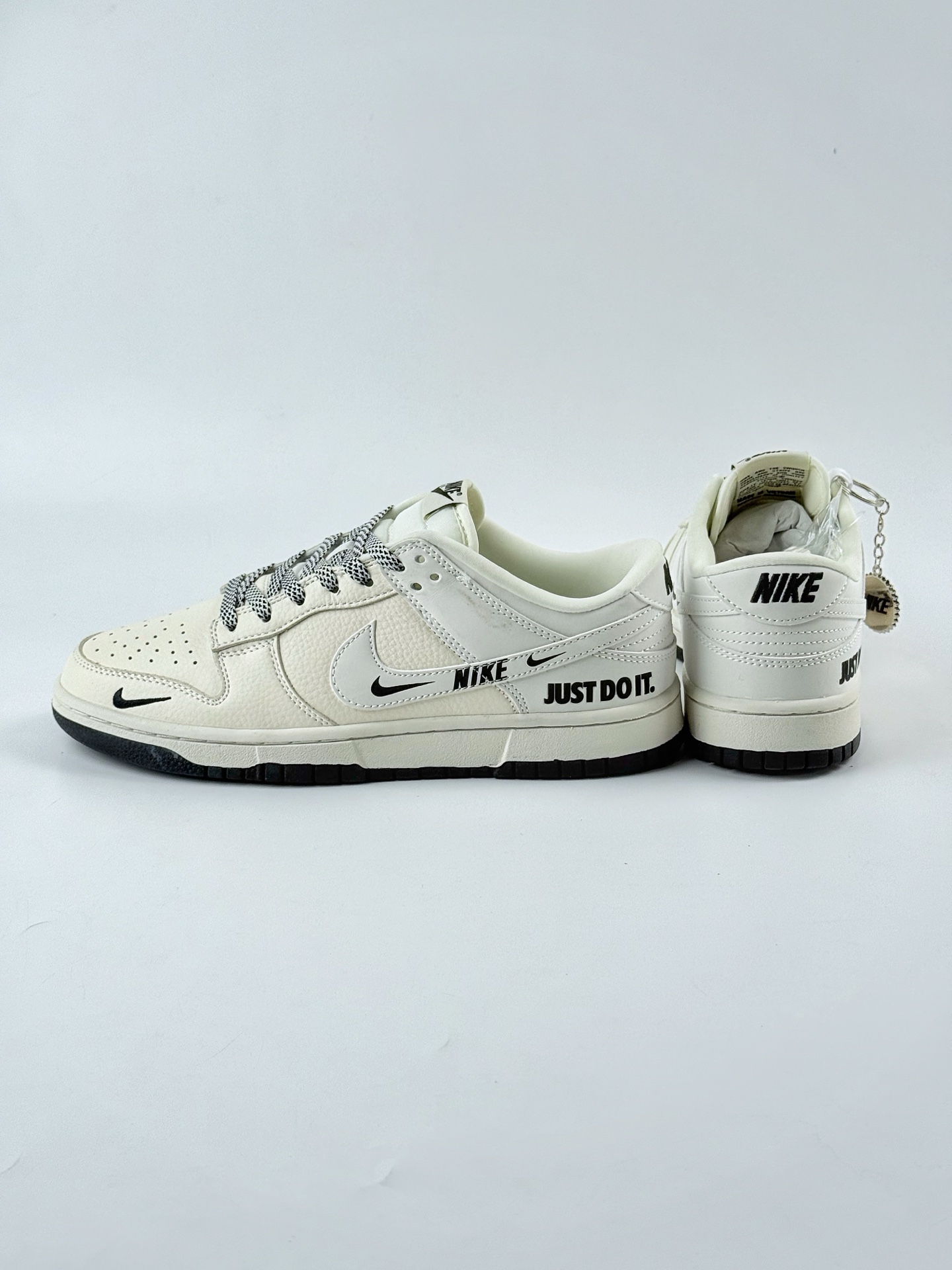 Nike SB Dunk Low 白黑三小钩满天星 KK1333-043