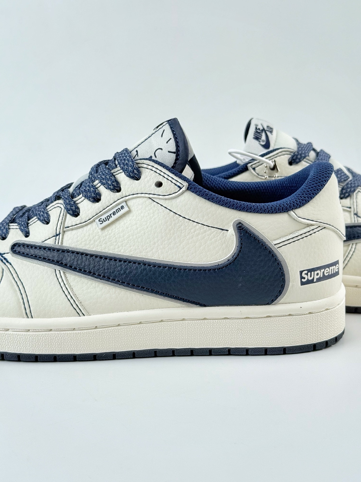 Travis Scott x Nike Air Jordan 1 Low x Supreme Air Jordan 1 Low 反转白蓝小钩满天星倒钩 DH0223-355