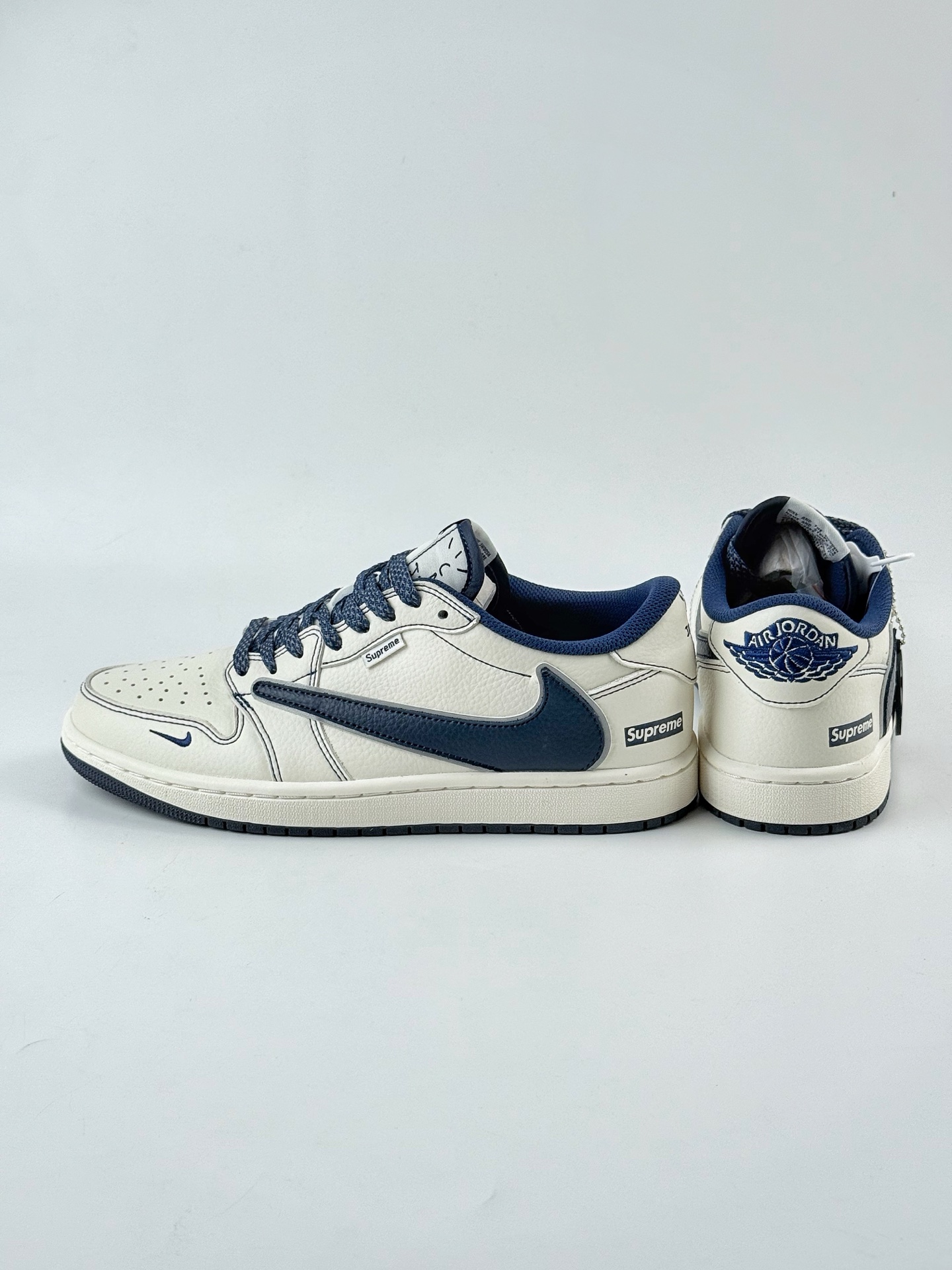 Travis Scott x Nike Air Jordan 1 Low x Supreme Air Jordan 1 Low 反转白蓝小钩满天星倒钩 DH0223-355