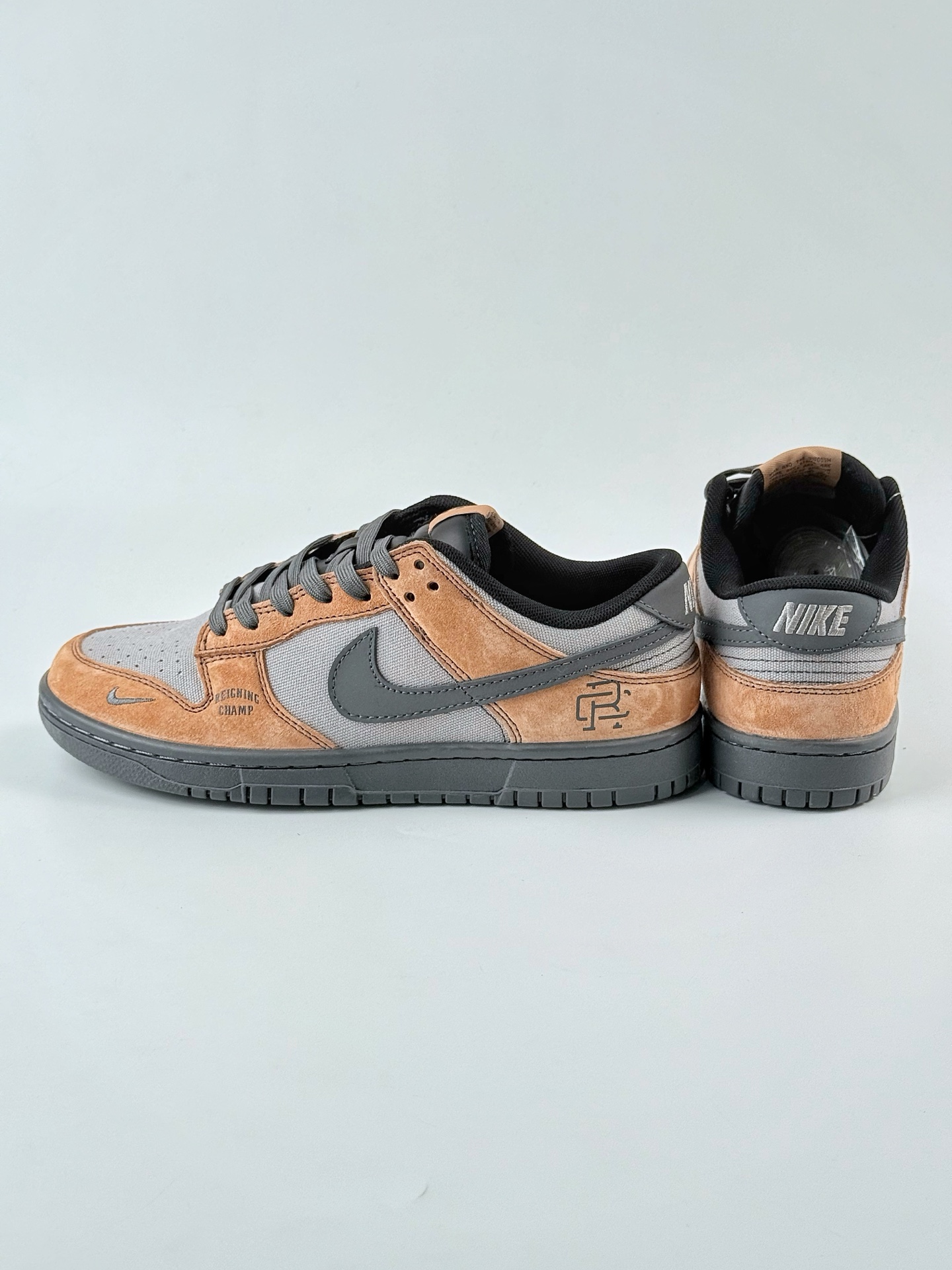 Nike SB Dunk Low x Reigning Champ 棕灰小钩 FX1588-303