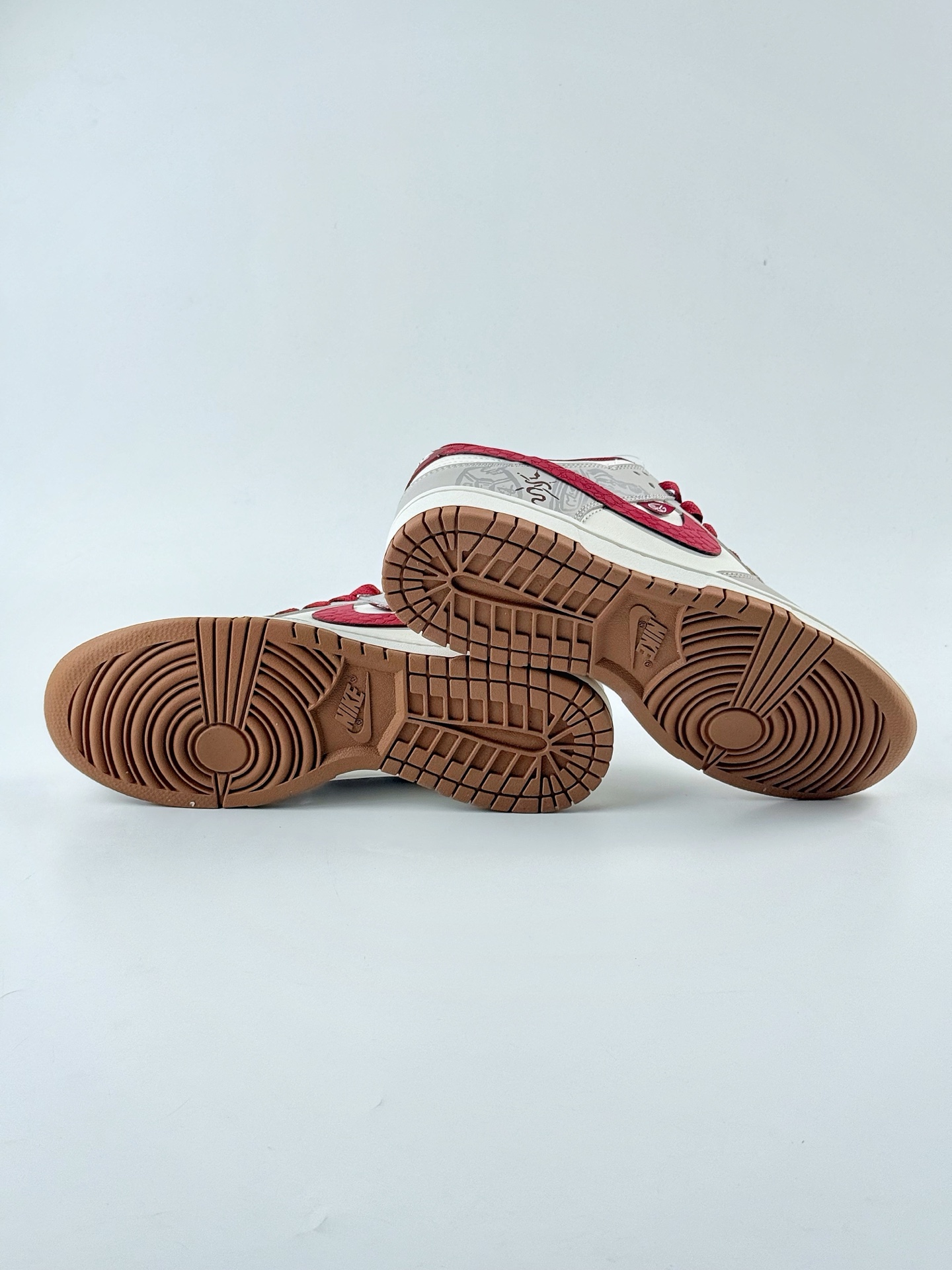 Nike SB Dunk Low 考拉派对 环岁之礼 巳巳如意 米红 FB7160-161