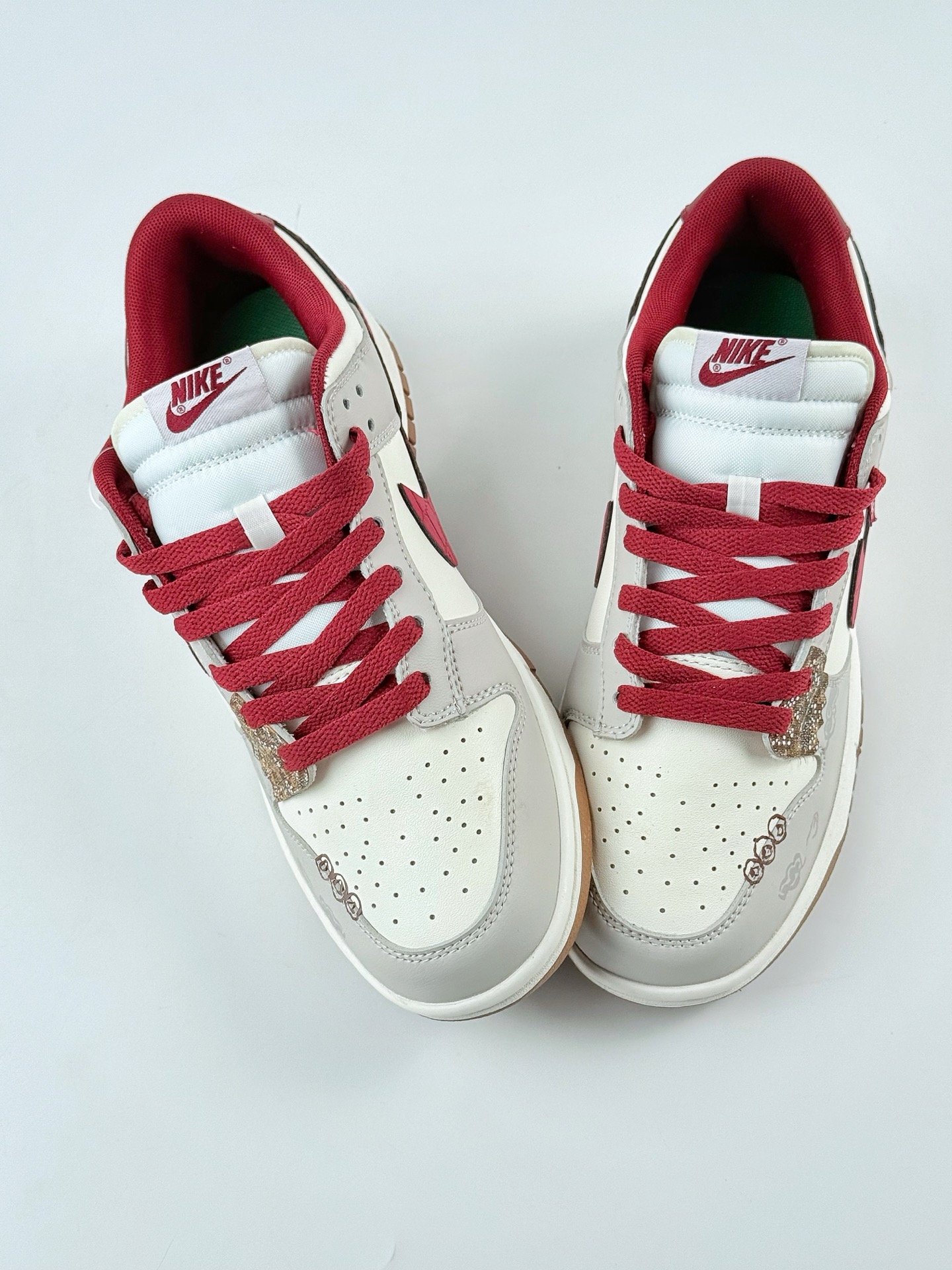 Nike SB Dunk Low 考拉派对 环岁之礼 巳巳如意 米红 FB7160-161