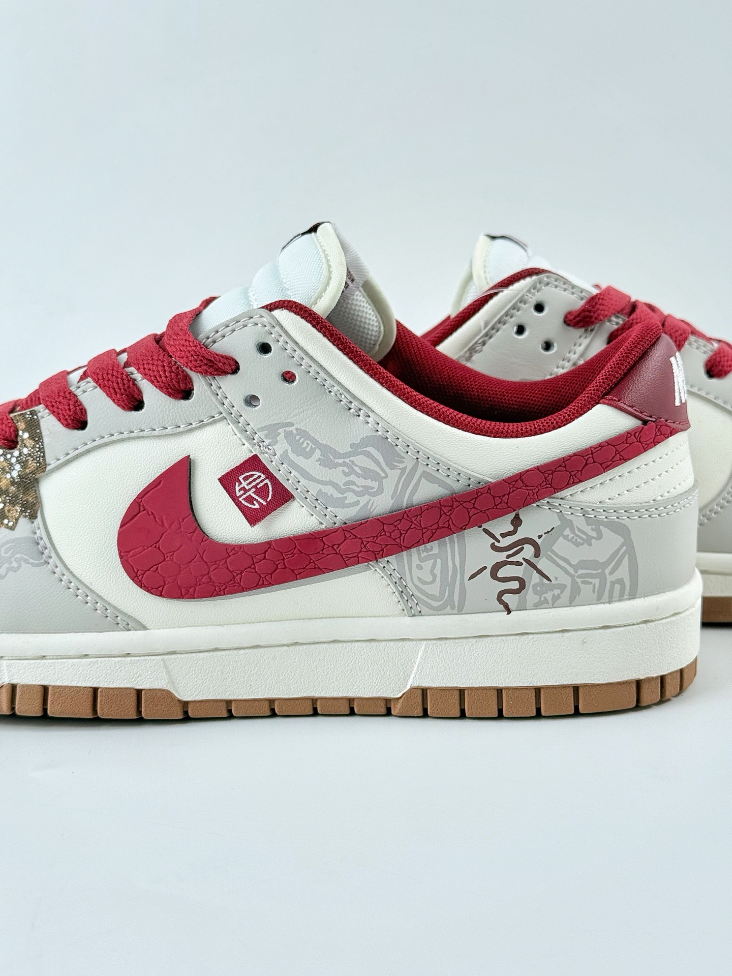 Nike SB Dunk Low 考拉派对 环岁之礼 巳巳如意 米红 FB7160-161