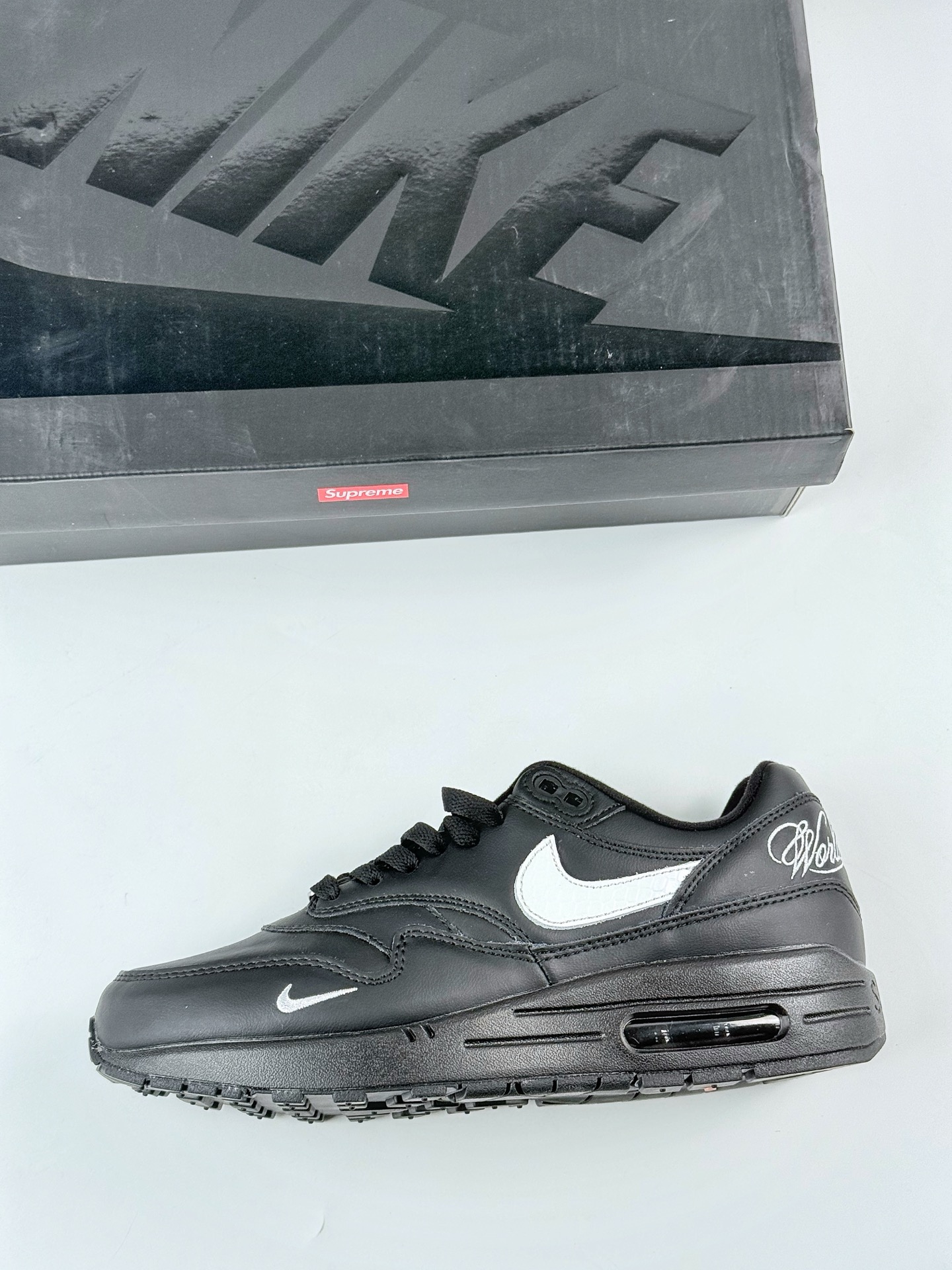 Nike Air Max 1 x Supreme 87 复古休闲跑步鞋 HF8813-001