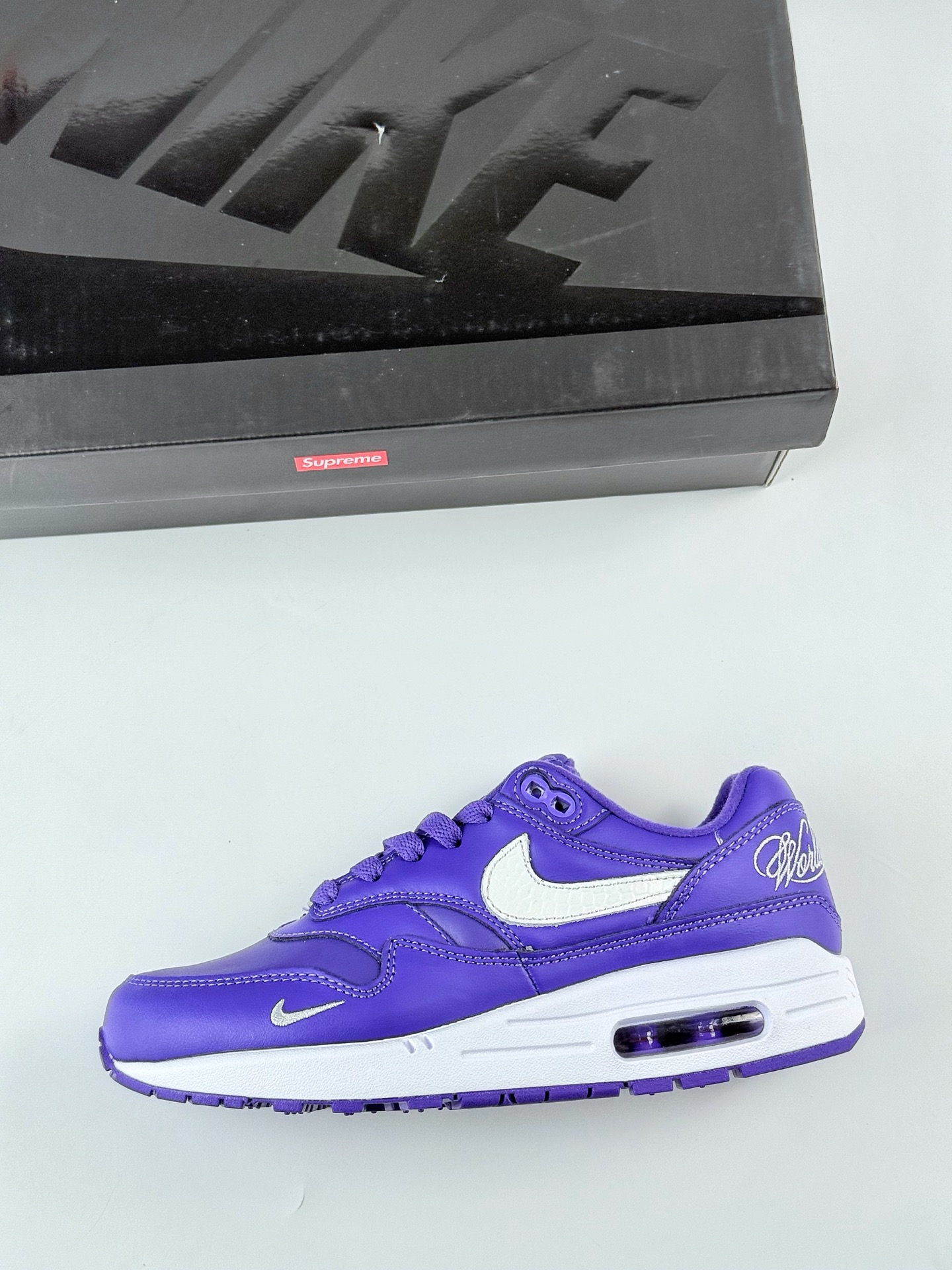 Nike Air Max 1 x Supreme 87 复古休闲跑步鞋 HF8813-500