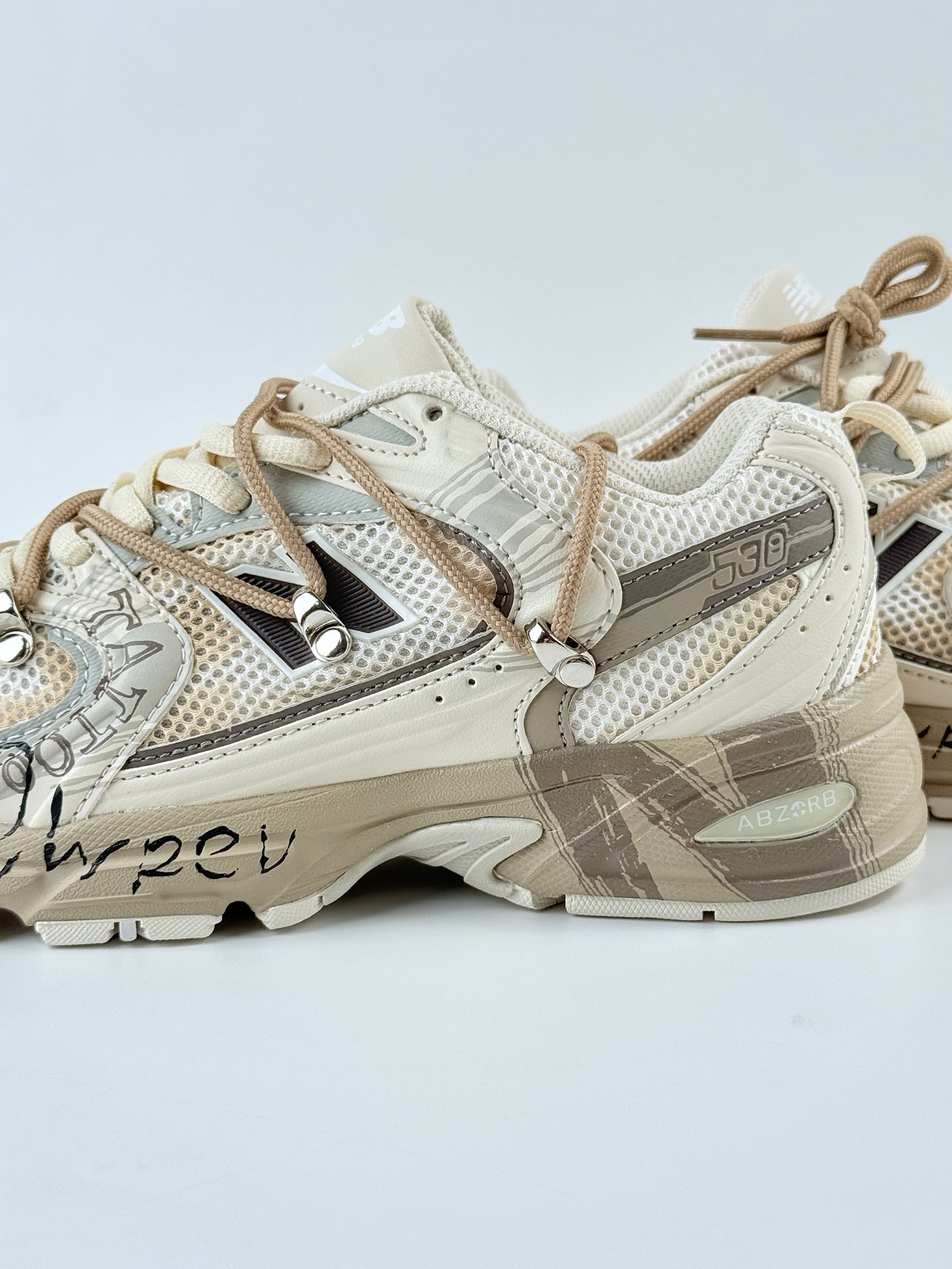 新百伦New Balance MR530系列 达芬奇定制 沙漠行者 废土风 复古老爹风网布跑步休闲运动鞋 MR530AA1