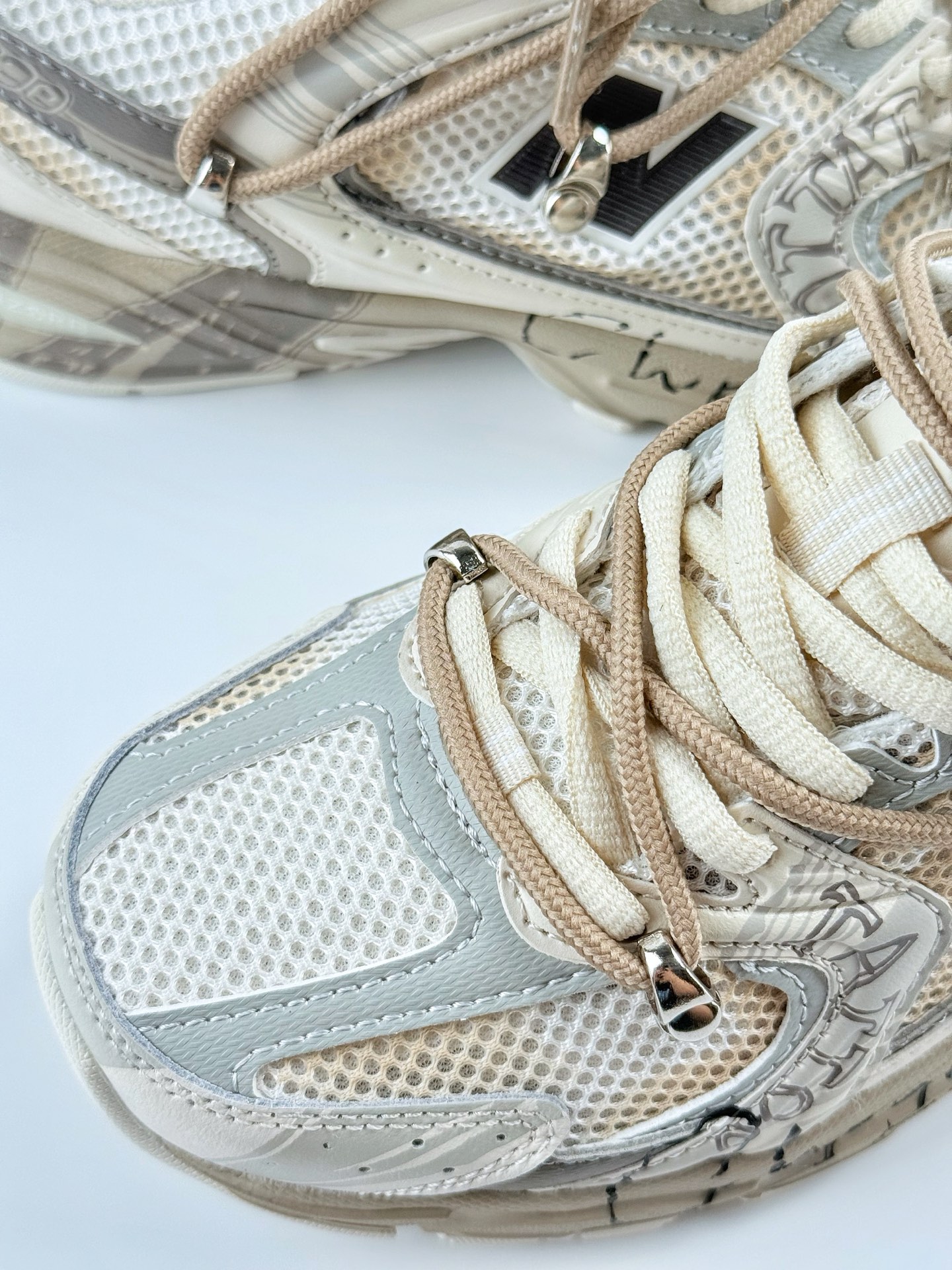 新百伦New Balance MR530系列 达芬奇定制 沙漠行者 废土风 复古老爹风网布跑步休闲运动鞋 MR530AA1
