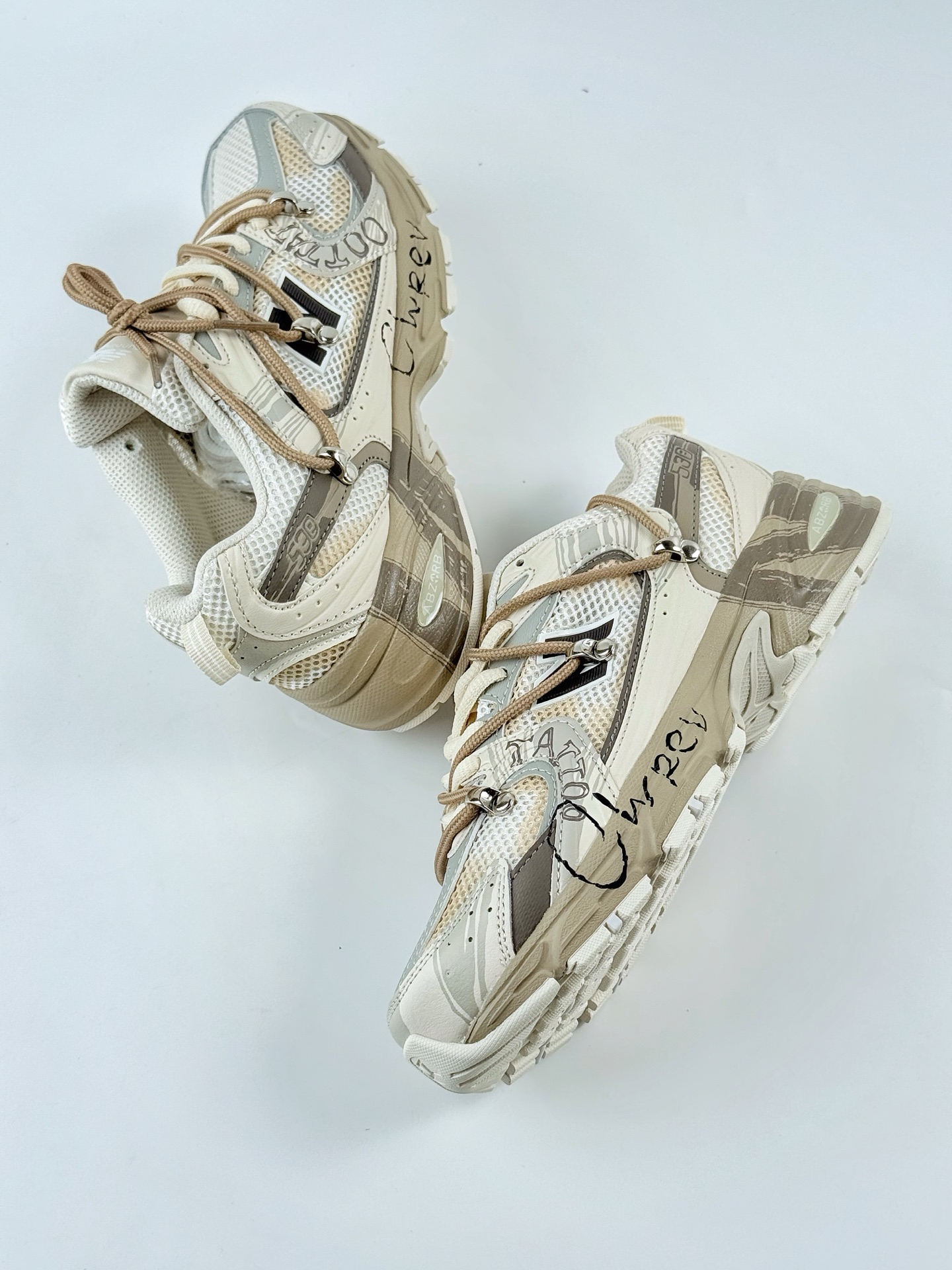 新百伦New Balance MR530系列 达芬奇定制 沙漠行者 废土风 复古老爹风网布跑步休闲运动鞋 MR530AA1