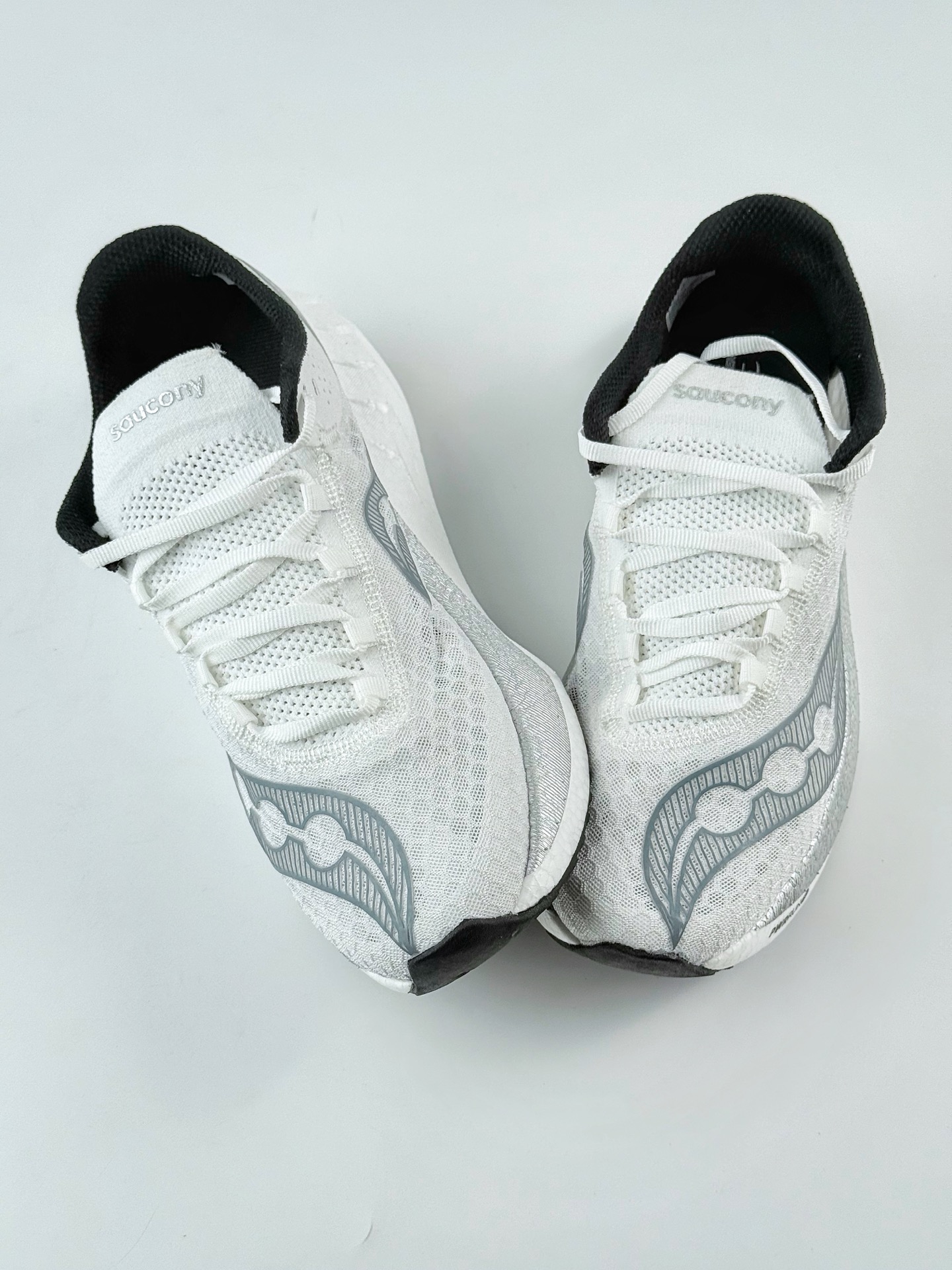 Saucony Endorphin Pro 4 旗舰级缓震型跑鞋 S20939-201