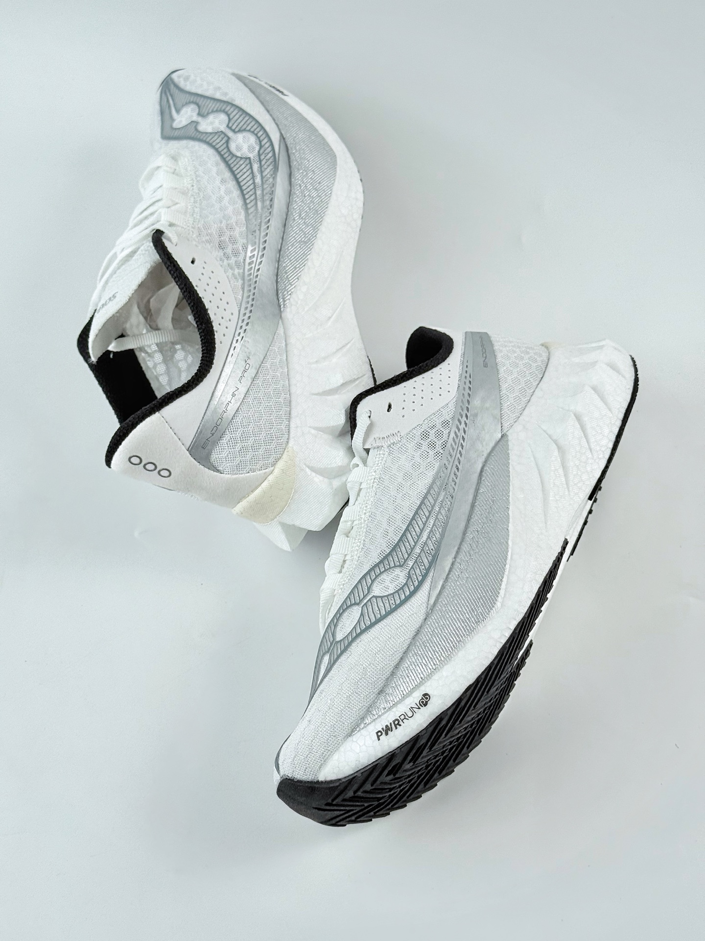 Saucony Endorphin Pro 4 旗舰级缓震型跑鞋 S20939-201