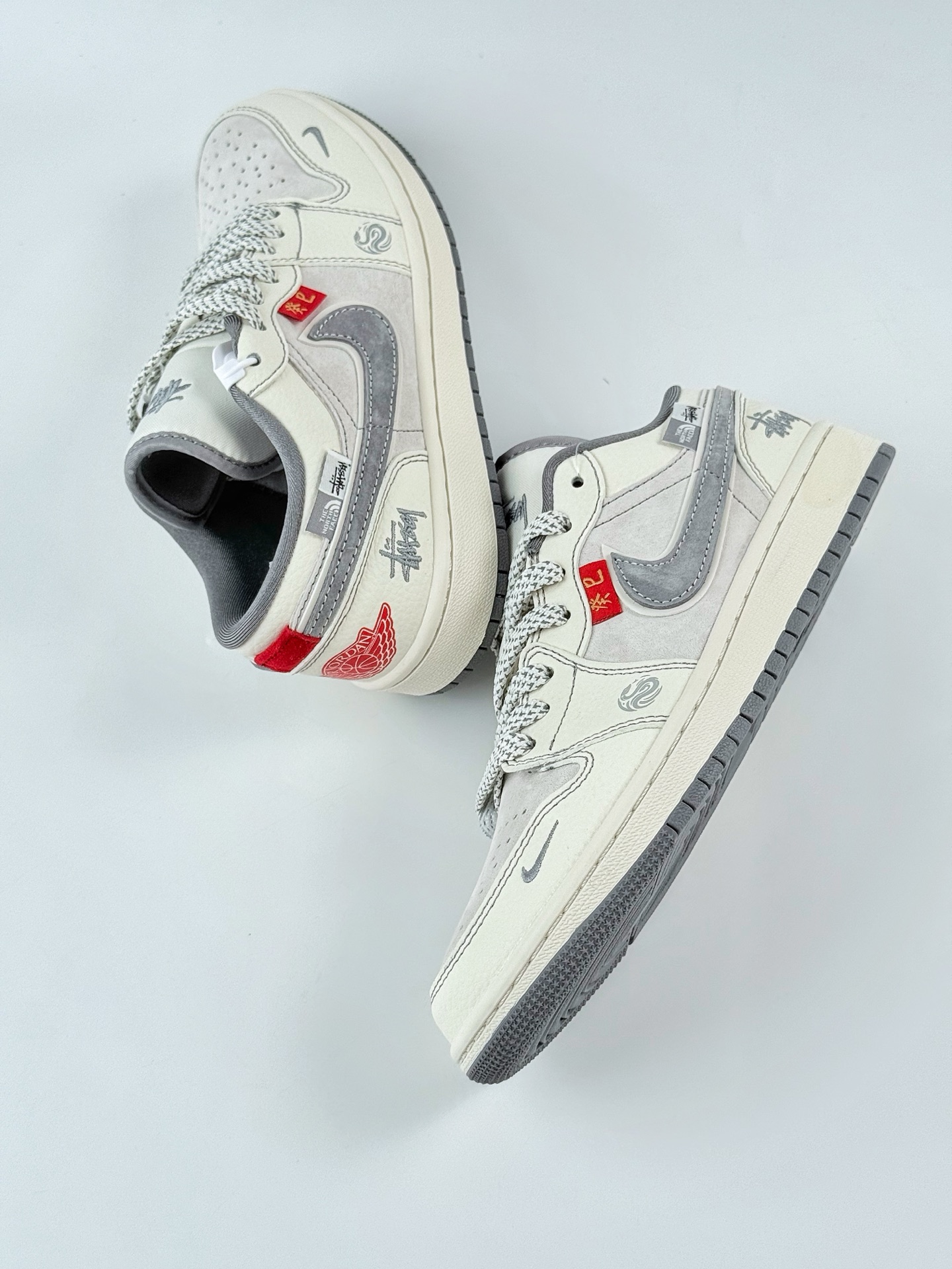 Air Jordan 1 Retro Low x Stussy 蛇年限定 白灰小钩满天星 YX5066-315