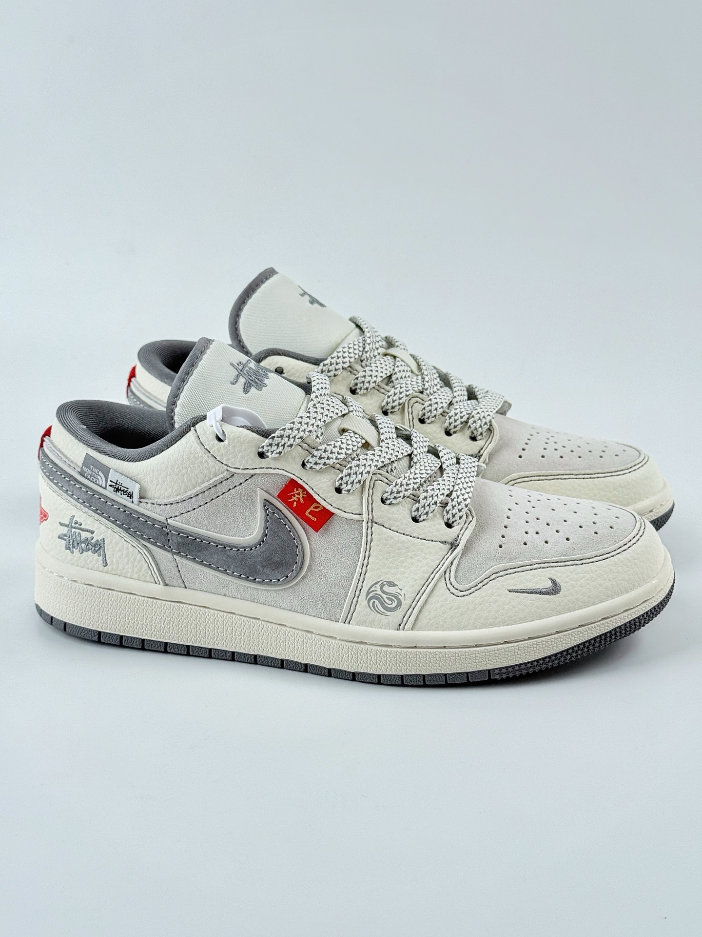 Air Jordan 1 Retro Low x Stussy 蛇年限定 白灰小钩满天星 YX5066-315