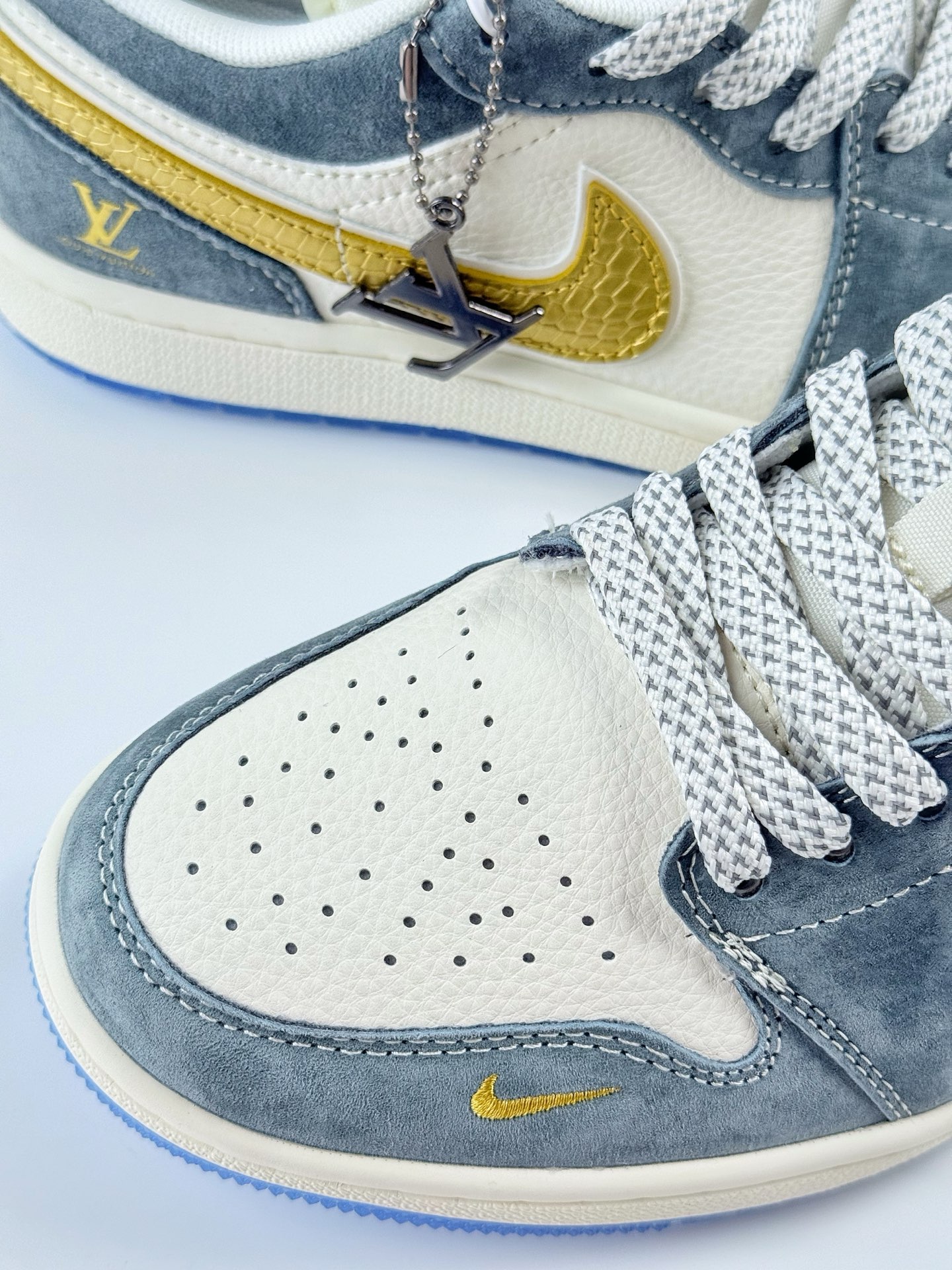 Air Jordan 1 Retro Low x Louis Vuitton 白青金小钩满天星 XX3168-167