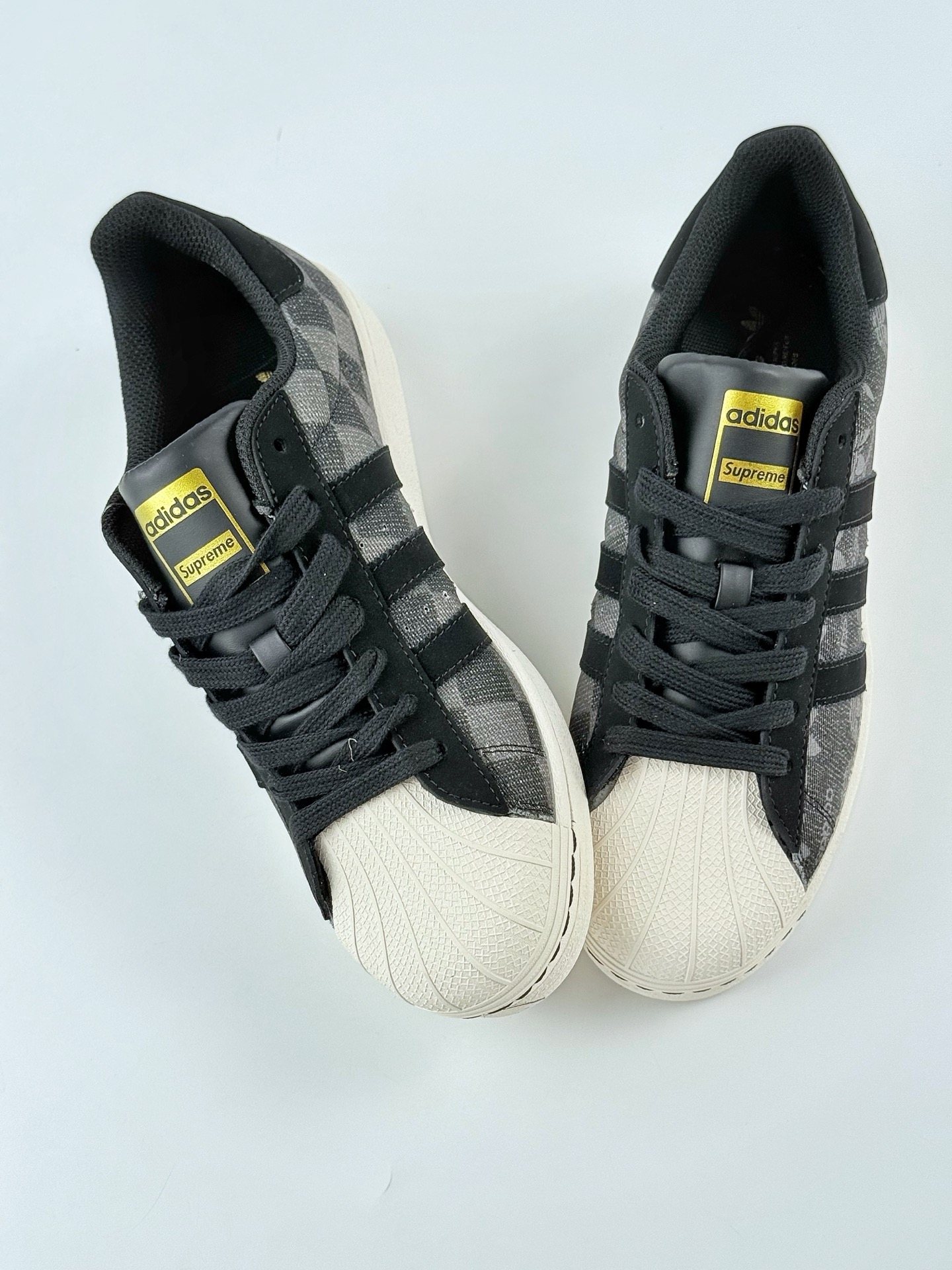 AD Originals Superstar x Supreme 黑金 BZ2531