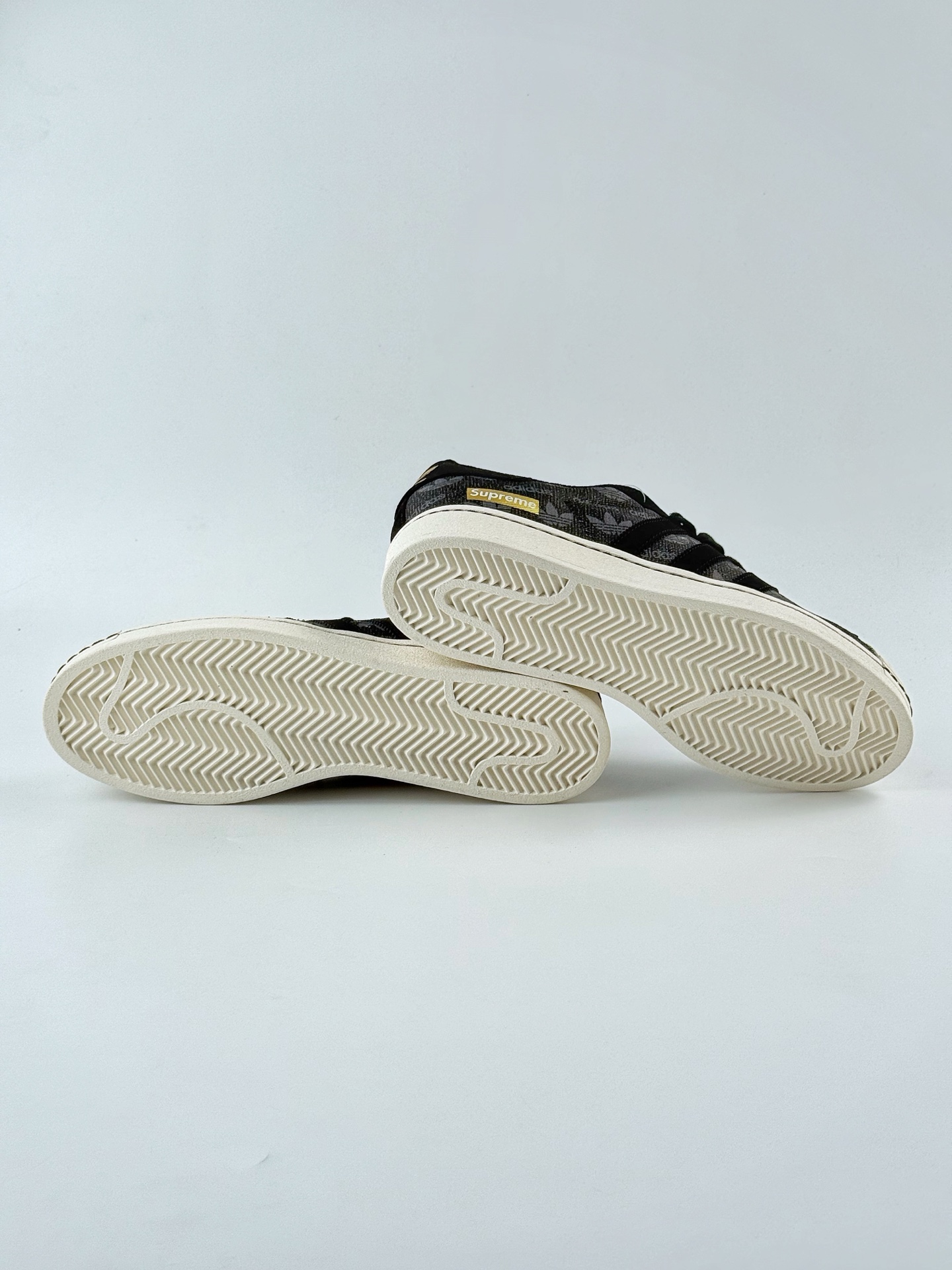 AD Originals Superstar x Supreme 黑金 BZ2531