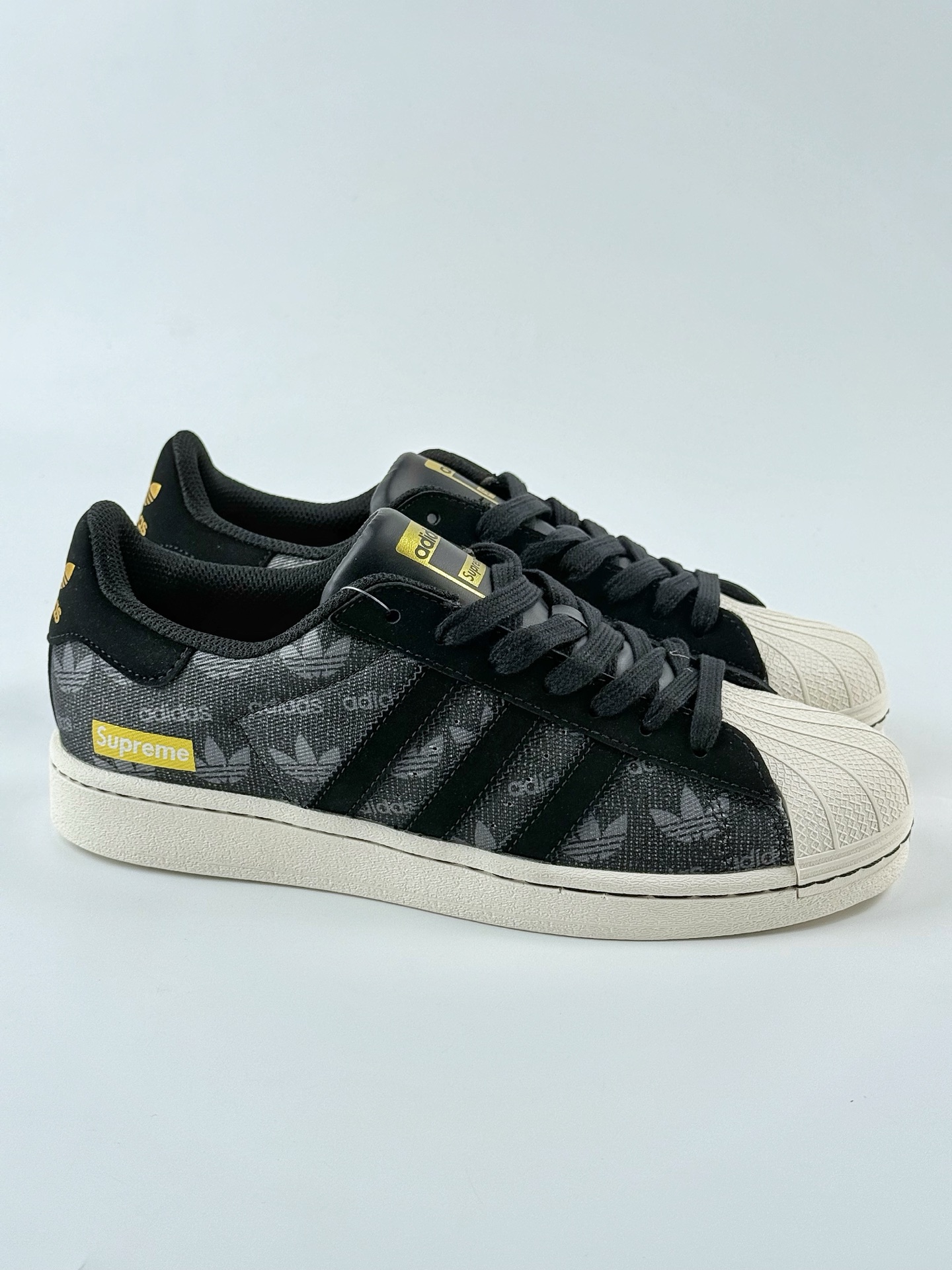 AD Originals Superstar x Supreme 黑金 BZ2531