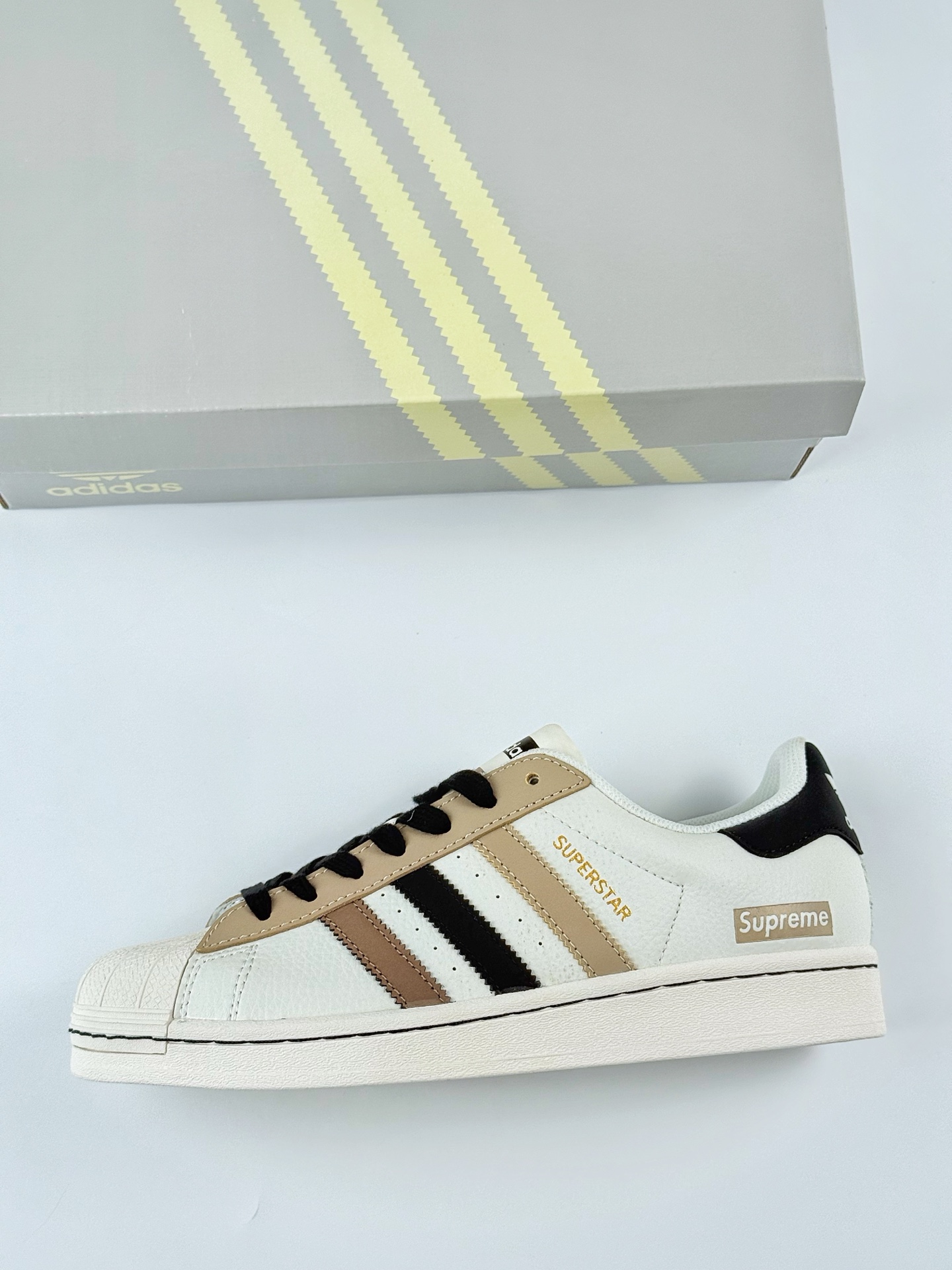 AD Originals Superstar x Supreme 白黑棕 SD6810