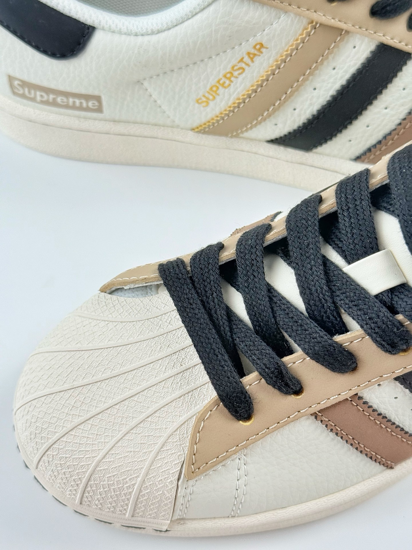 AD Originals Superstar x Supreme 白黑棕 SD6810
